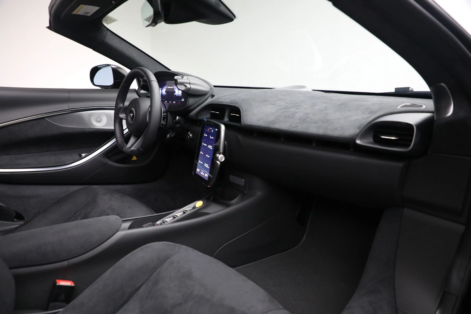 mph028_4215435887_New_2025_Mc_Laren_Artura_Spider_2ac6c97f3f