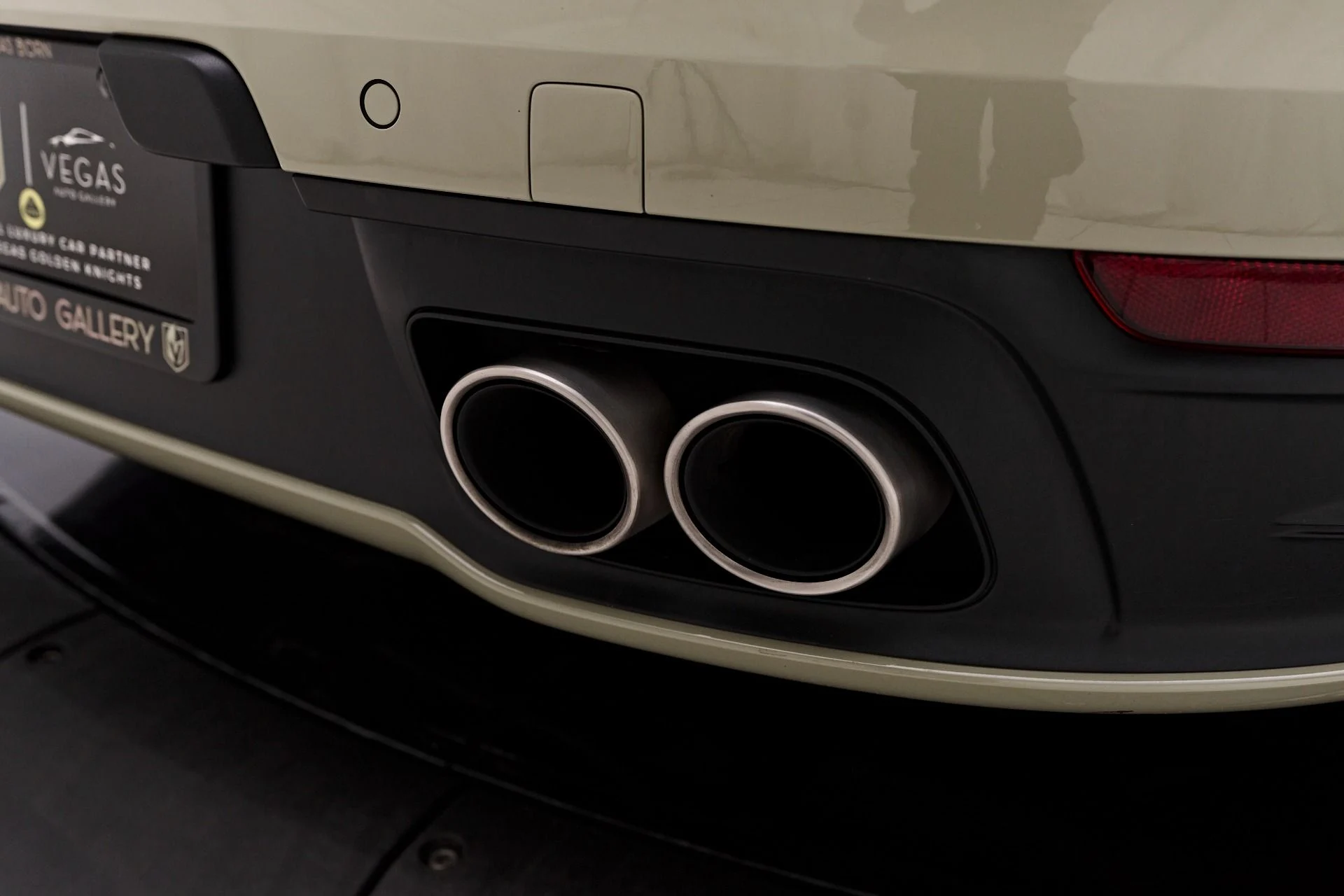 mph028_42161146_Used_2022_Porsche_911_Carrera_S_1759192891_1a8183ae05