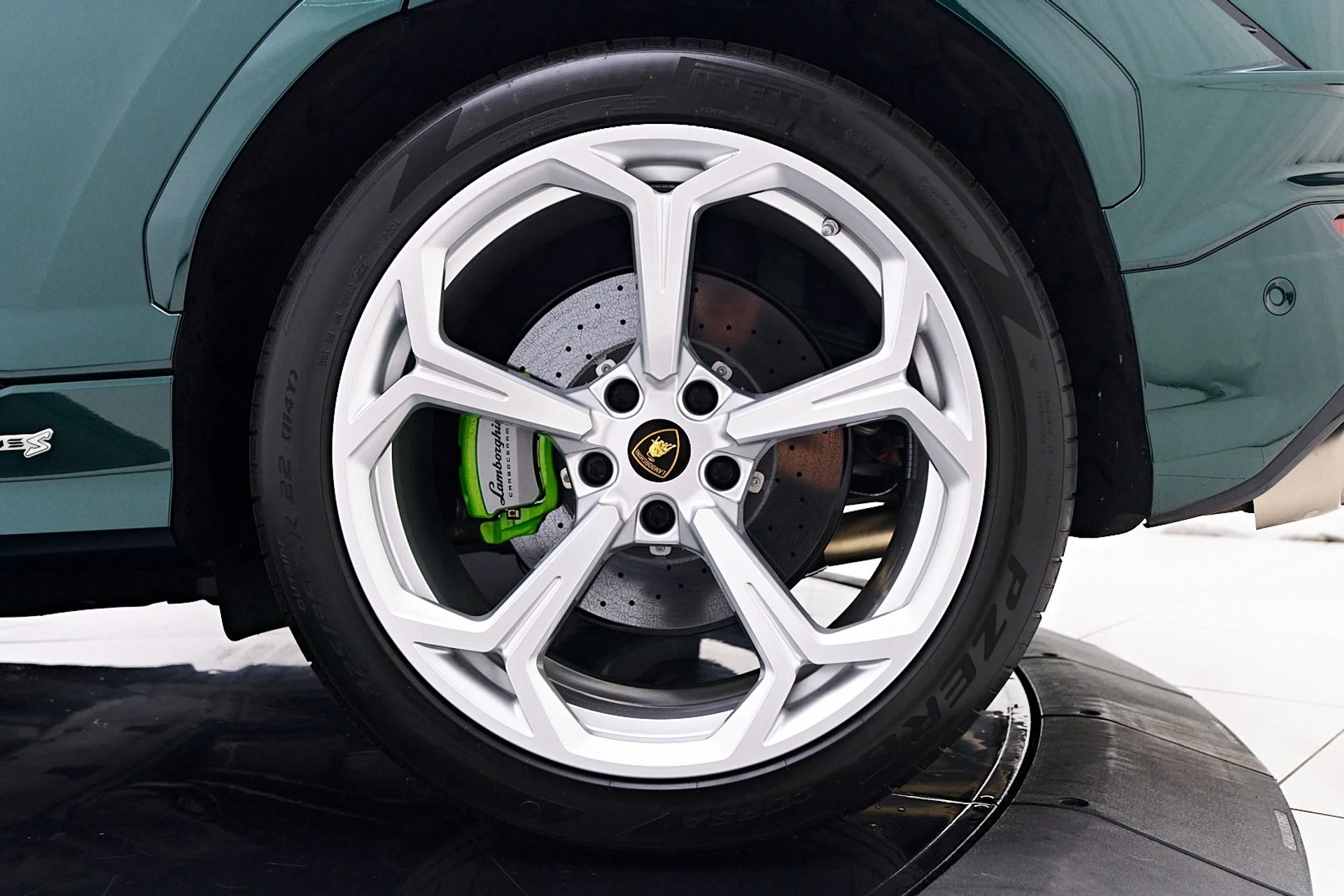 mph028_4218263156_Used_2024_Lamborghini_Urus_S_1744682462_fb51c202d9