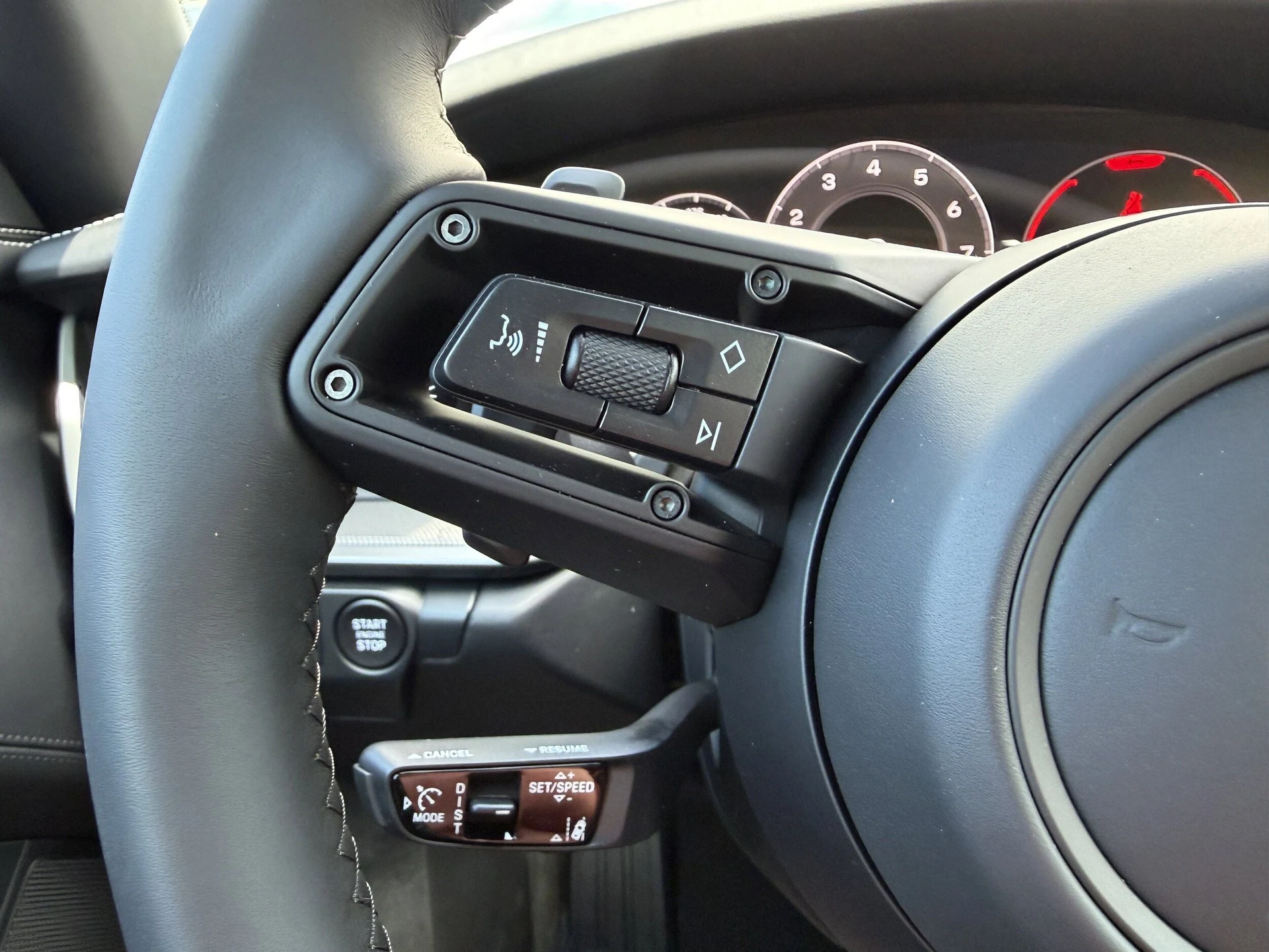 mph028_421910119_f9932fd109c64915c8c7204b2a142533x_2357e08c14