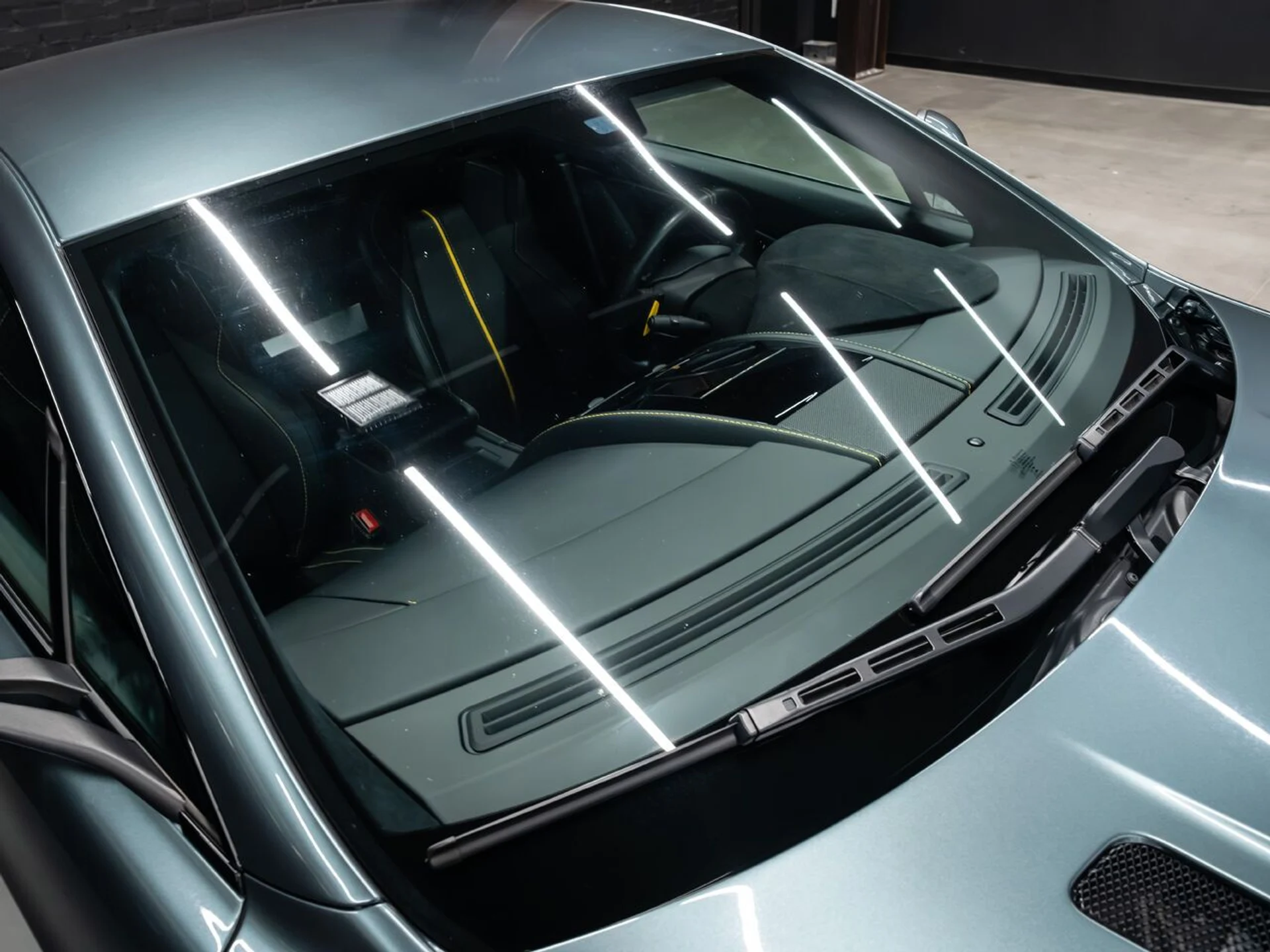 mph028_4242417311_aston_martin_v8_vantage_2015_95c974f128