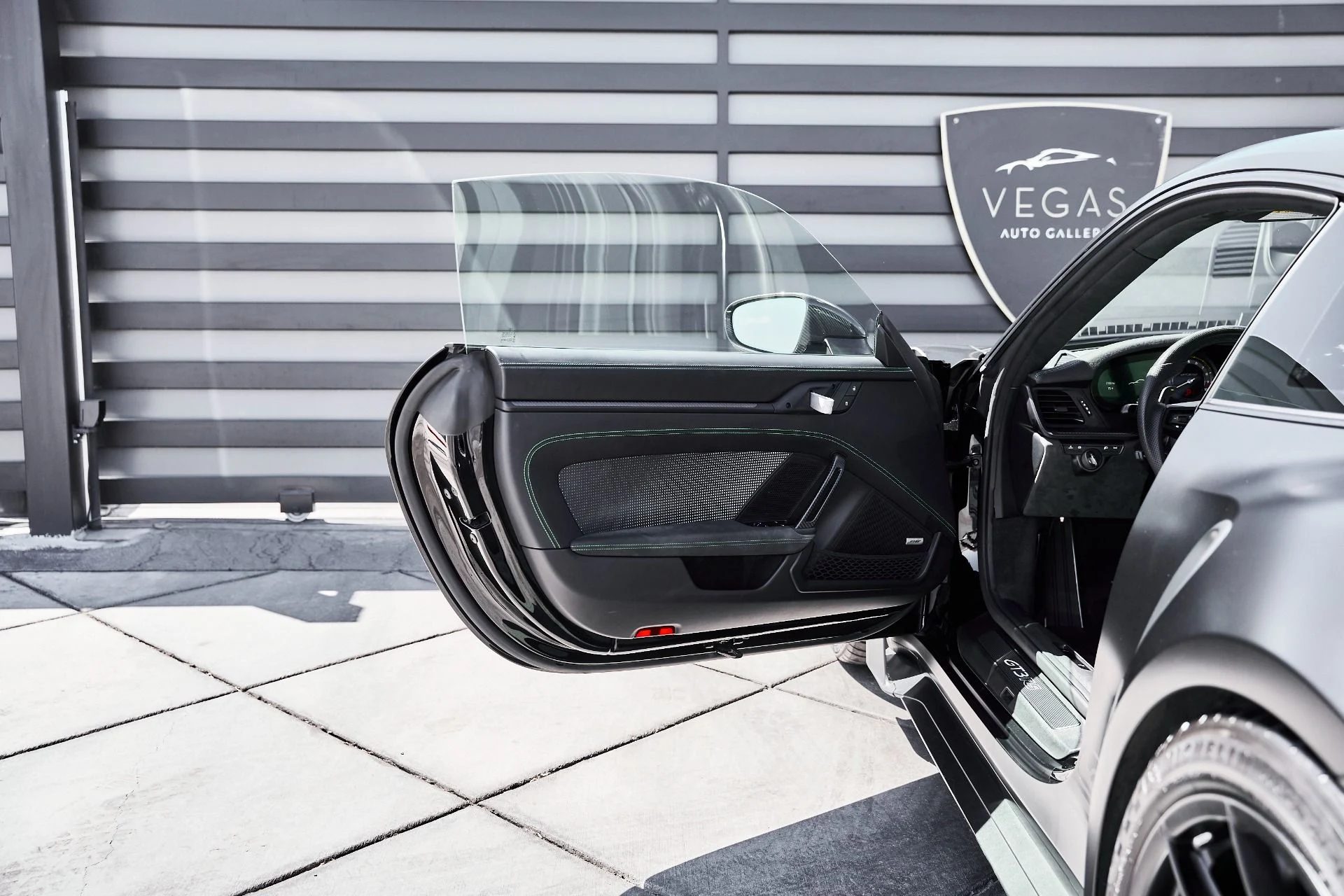 mph028_4242705823_Used_2025_Porsche_911_GT_3_RS_1776295544_040c7907f0