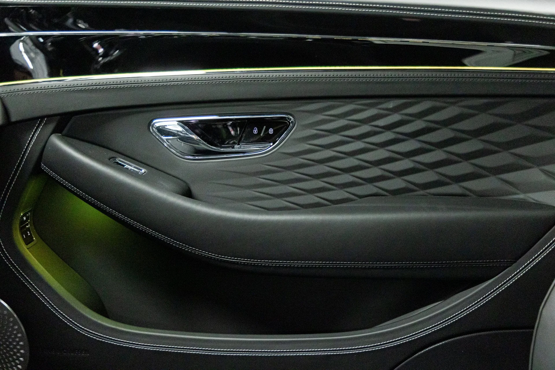 mph028_4244330129_ee06d692ebed99eff54ab54abfecfb2bx_72f4ef4063