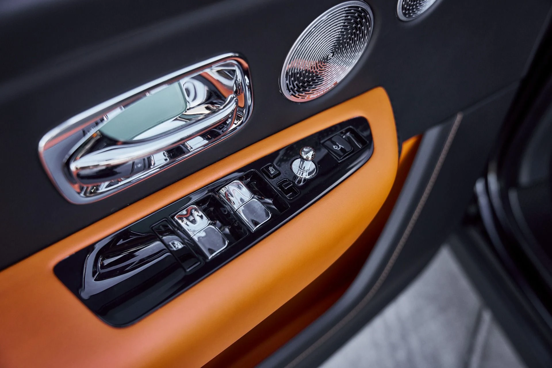 mph028_4247151060_Used_2022_Rolls_Royce_Cullinan_Black_Badge_1768359483_a491725543