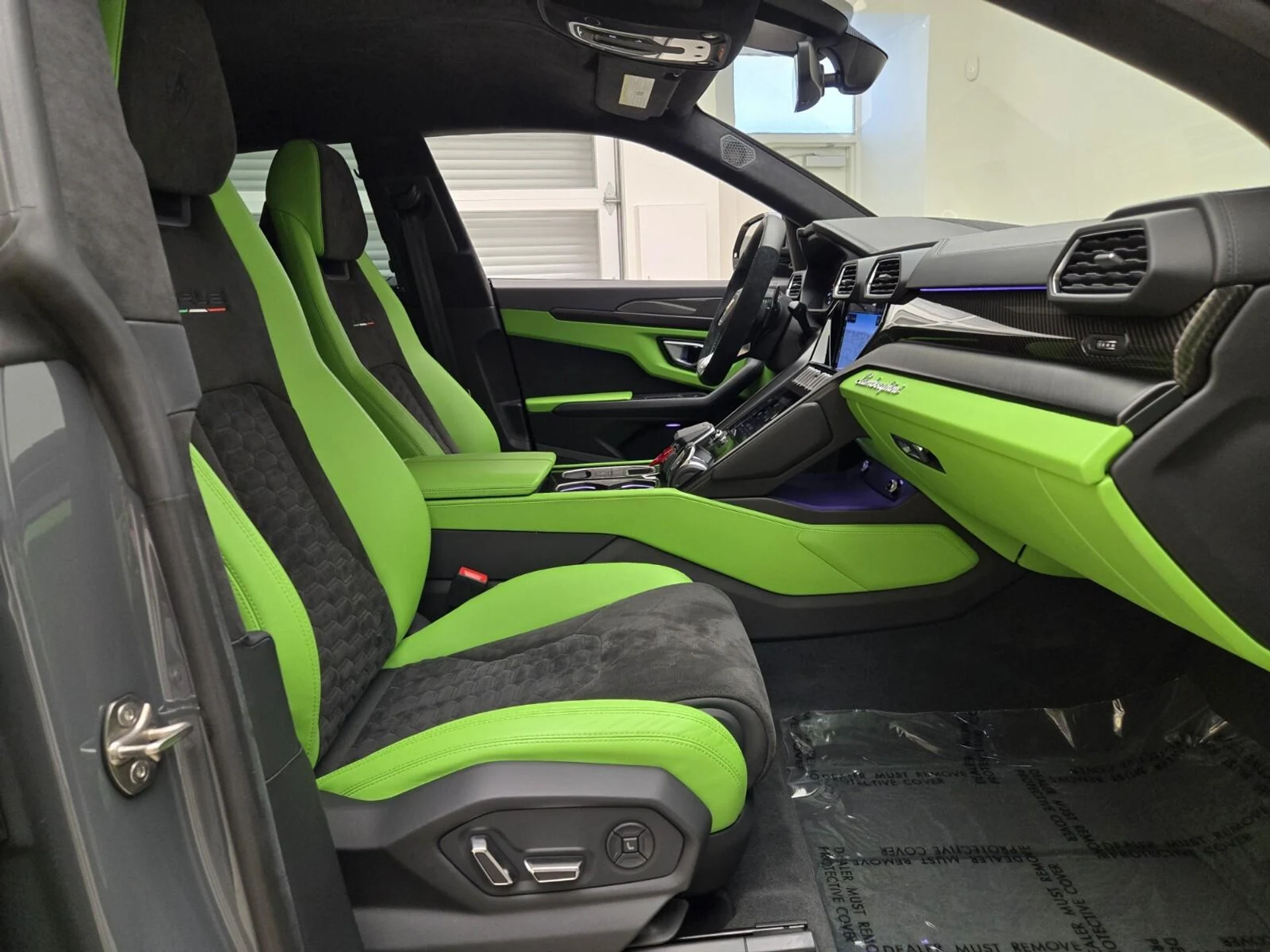 mph028_4268573622_Used_2022_Lamborghini_Urus_1785561915_2e3ebcb220