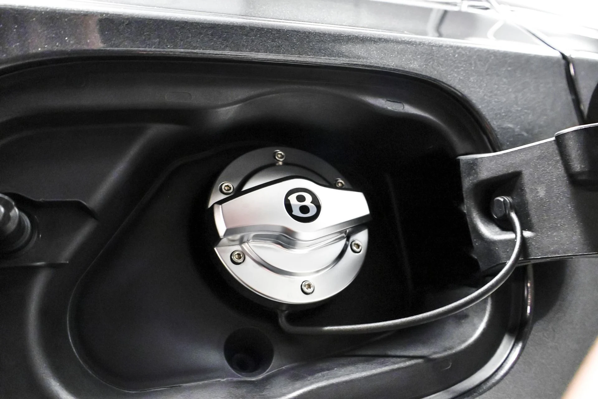 mph028_4283920487_Used_2020_Bentley_Bentayga_V8_1761664862_d251e0af85