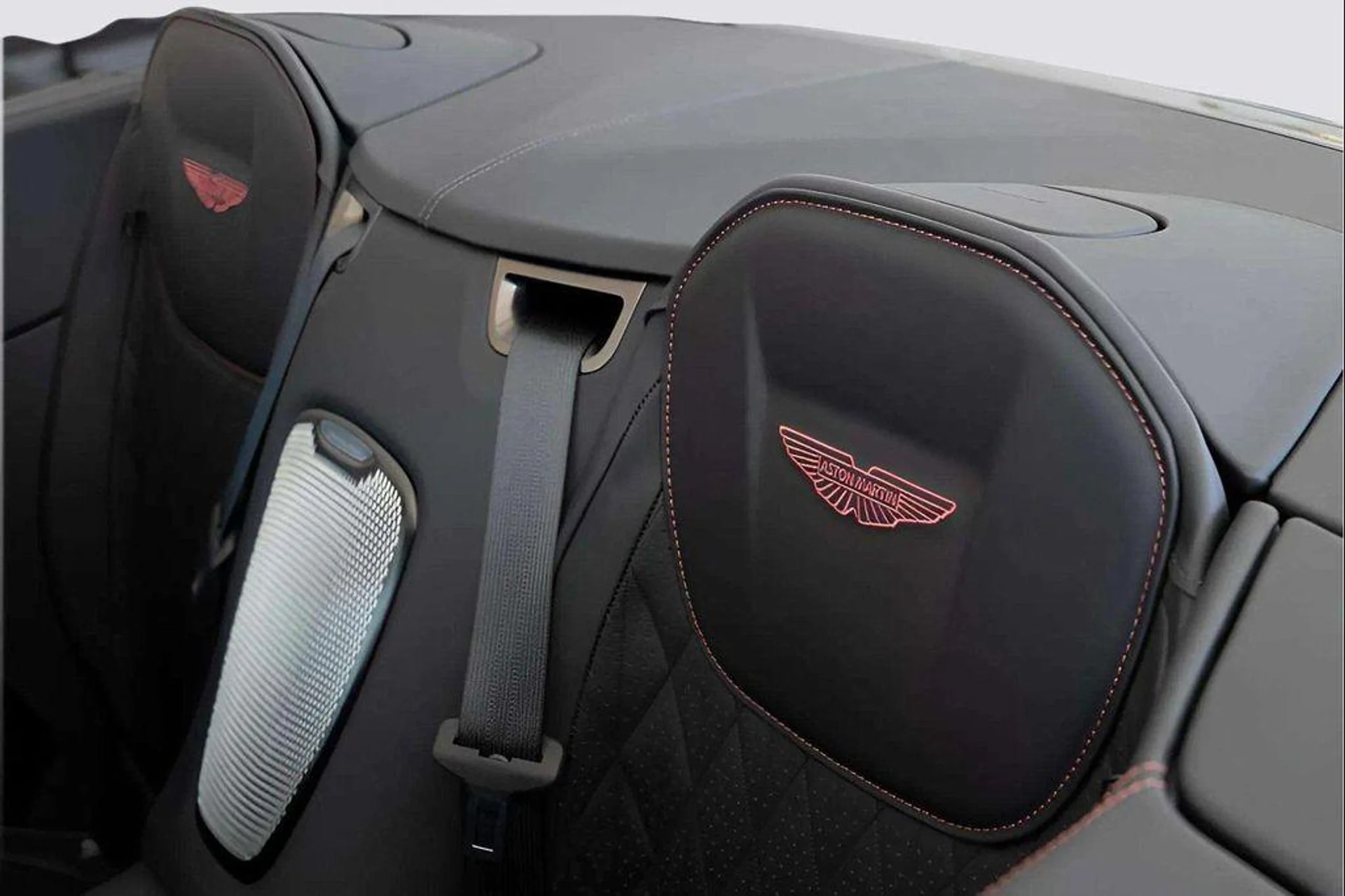 mph028_435364659_o_m_P_Iu_B7xb_E_Kwq_Gxnfe2_OAR_Ju3c_eee56a87e2