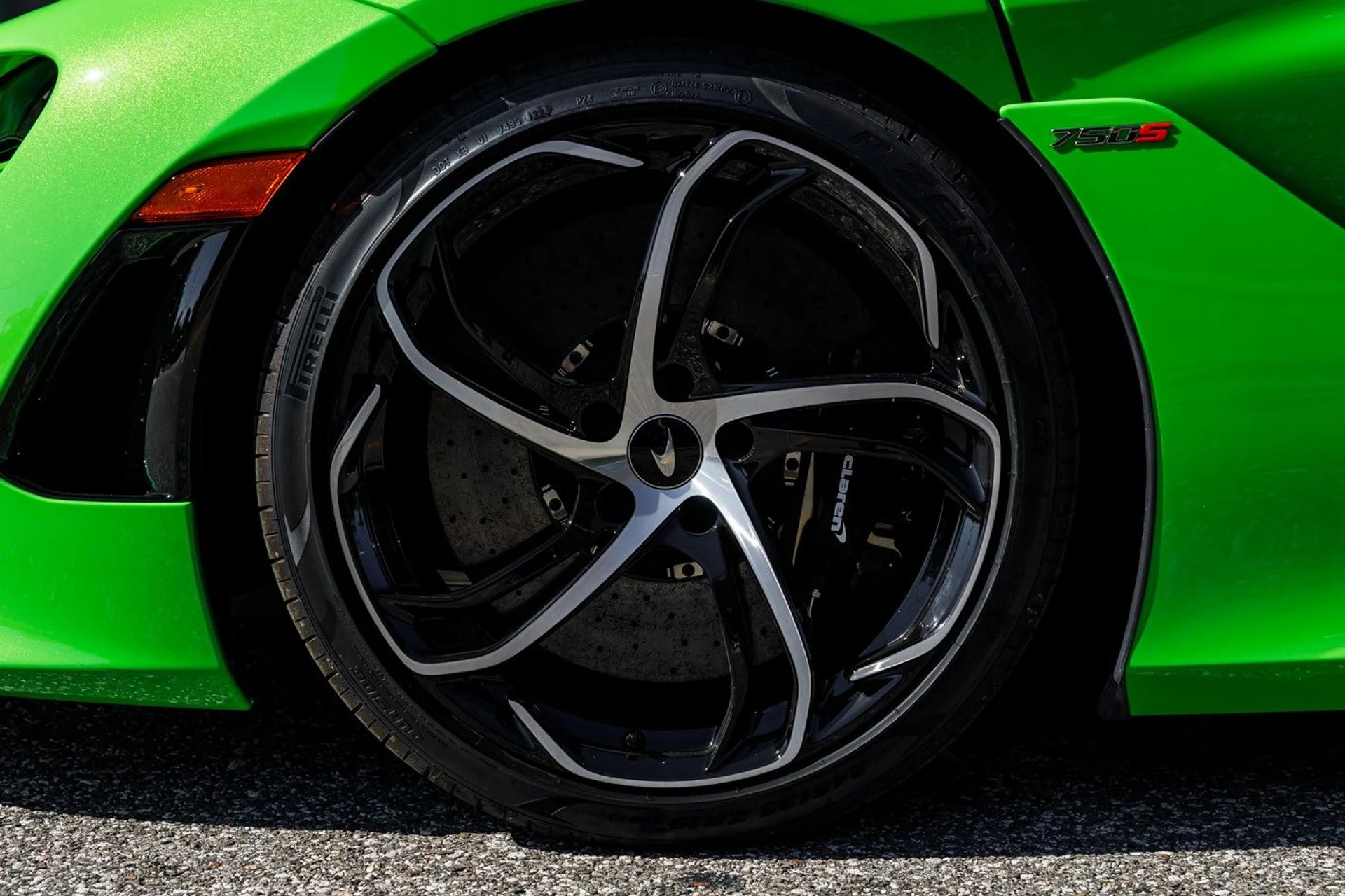 mph028_451126866_668_p29_l_03bf45a338