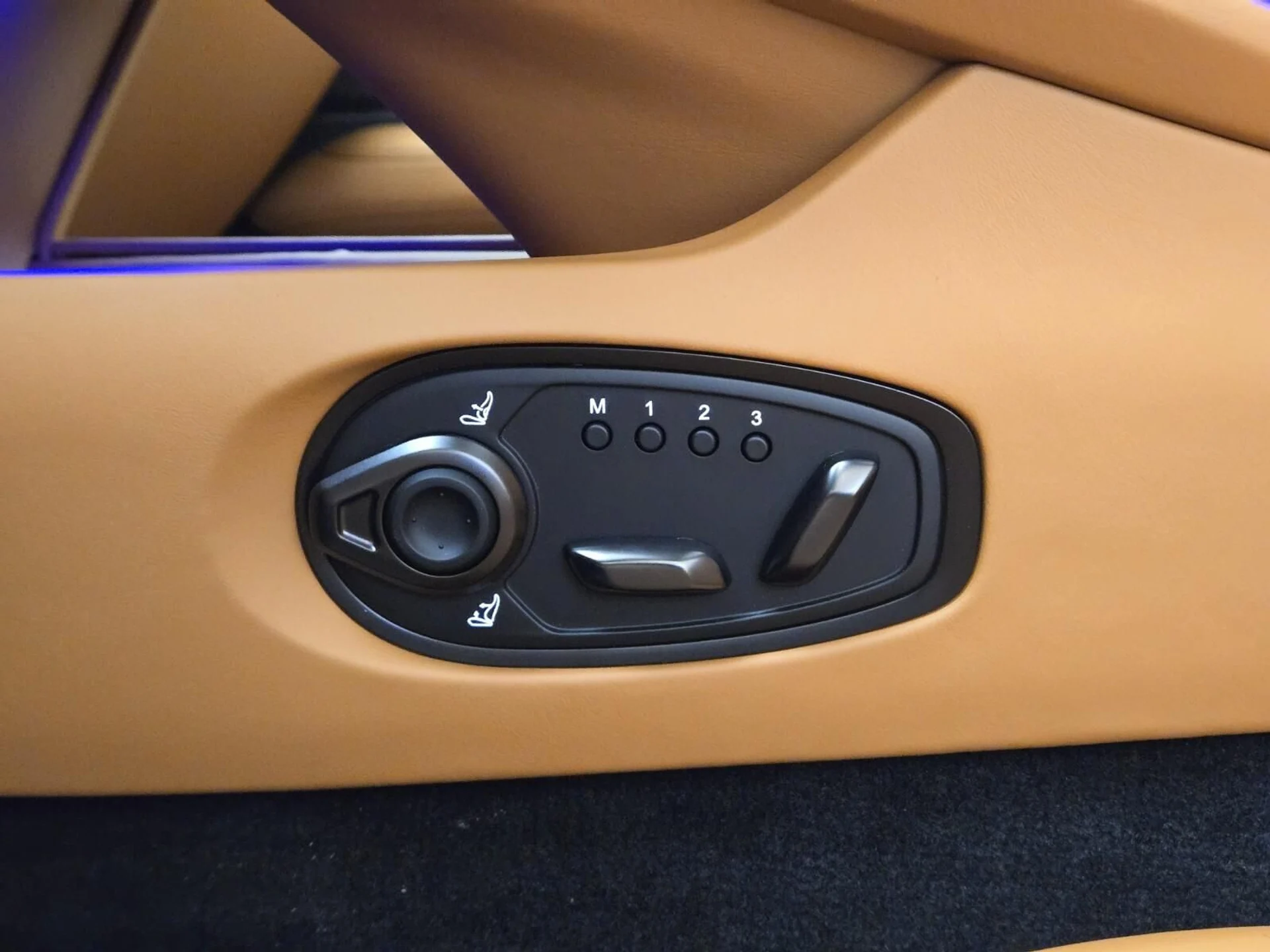 mph028_452175065_New_2026_Aston_Martin_DB_12_1787289724_7b95a97efa