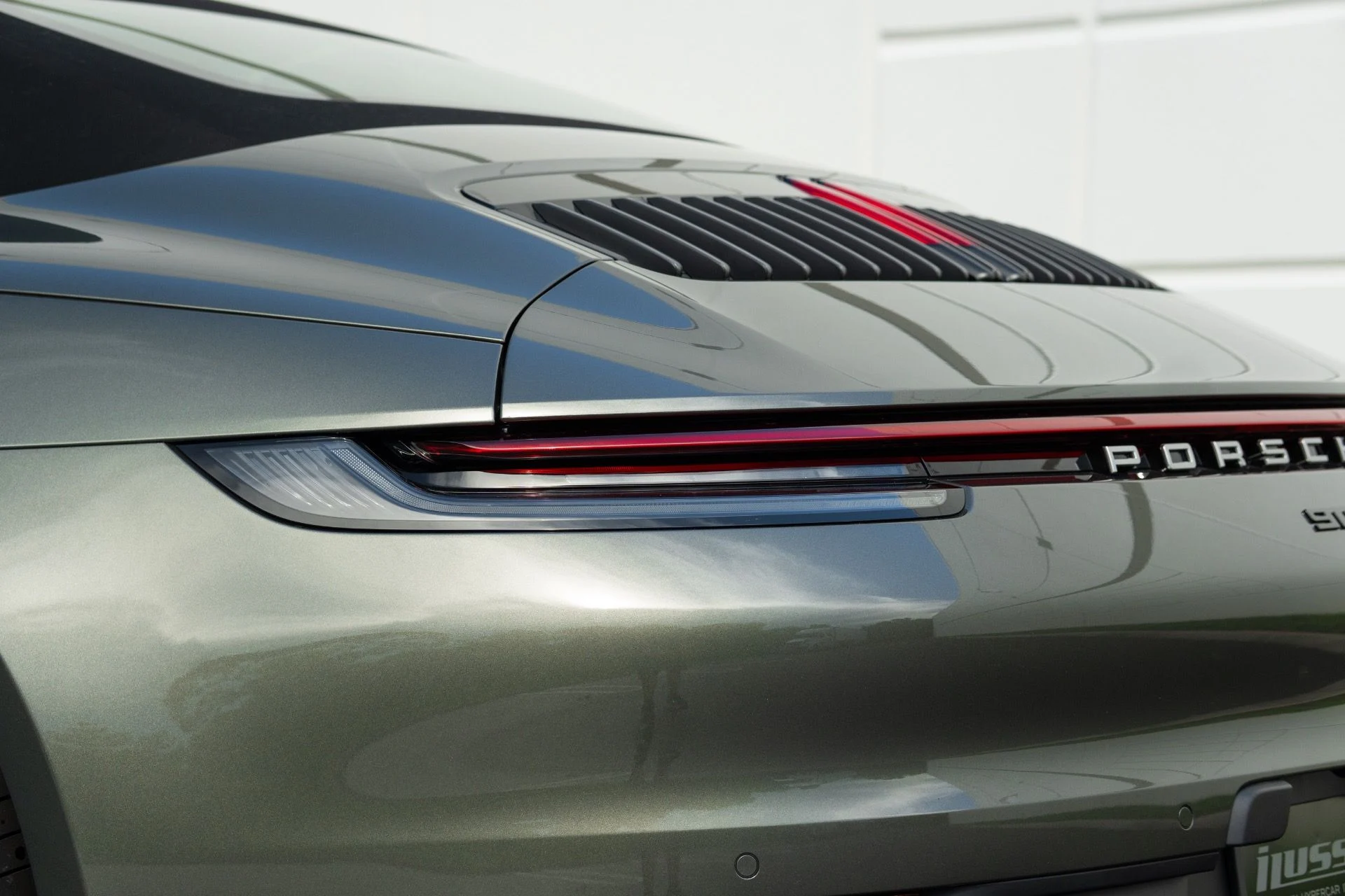 mph028_455789242_Used_2023_Porsche_911_Carrera_1756439648_0908430641