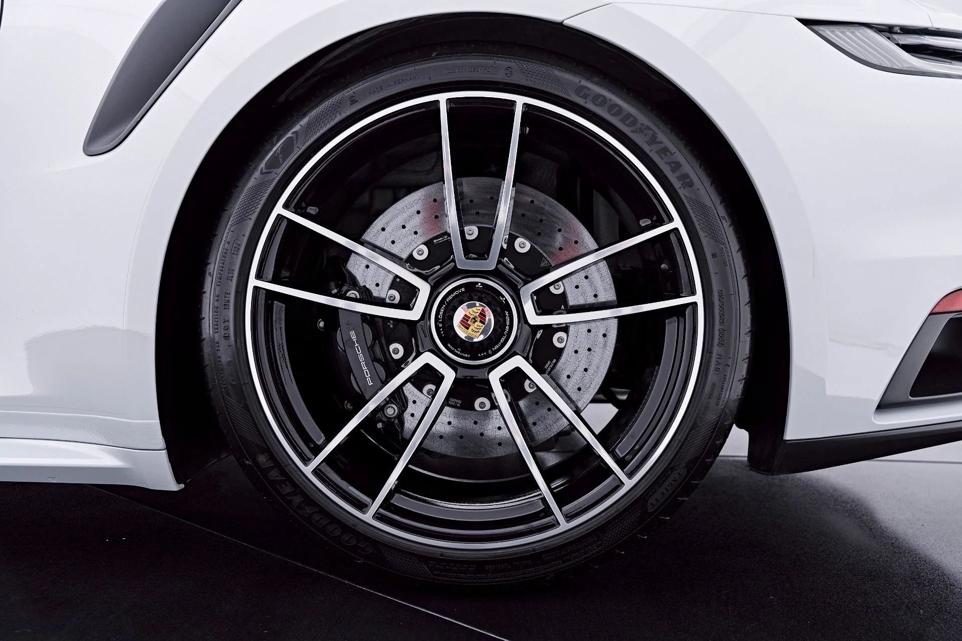 mph028_476691962_Used_2024_Porsche_911_Turbo_S_1782870656_f7822ec462