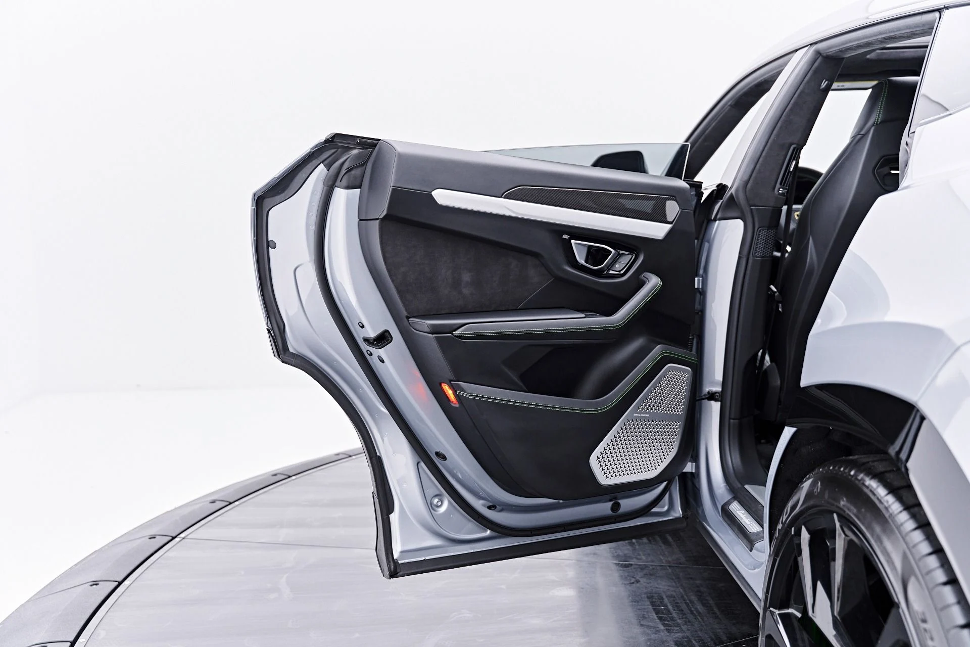 mph028_488677112_Used_2021_Lamborghini_Urus_1788457899_5175d03bef