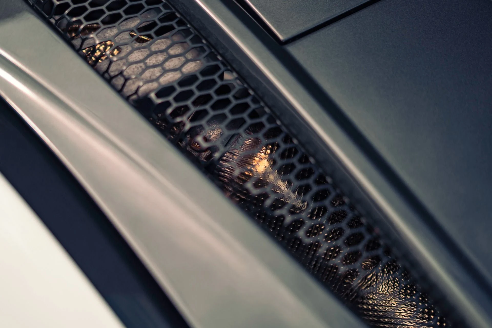 mph028_489803818_Used_2016_Mc_Laren_570_S_w_a_236_K_MSRP_LOADED_w_MSO_Carbon_Options_1776279774_0129f626b0