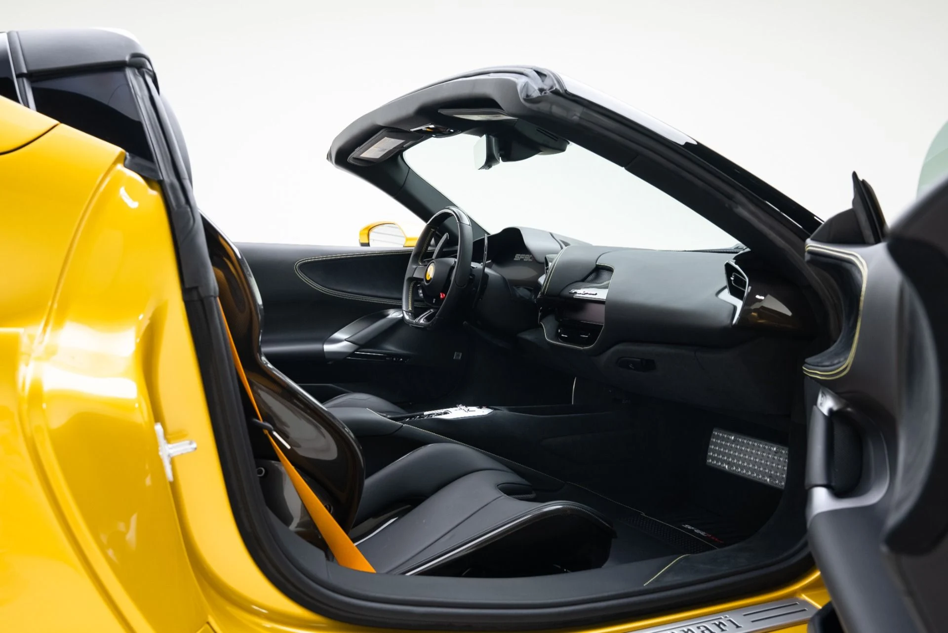 mph028_50424997_Used_2023_Ferrari_SF_90_Spider_1770940760_58fef54f62