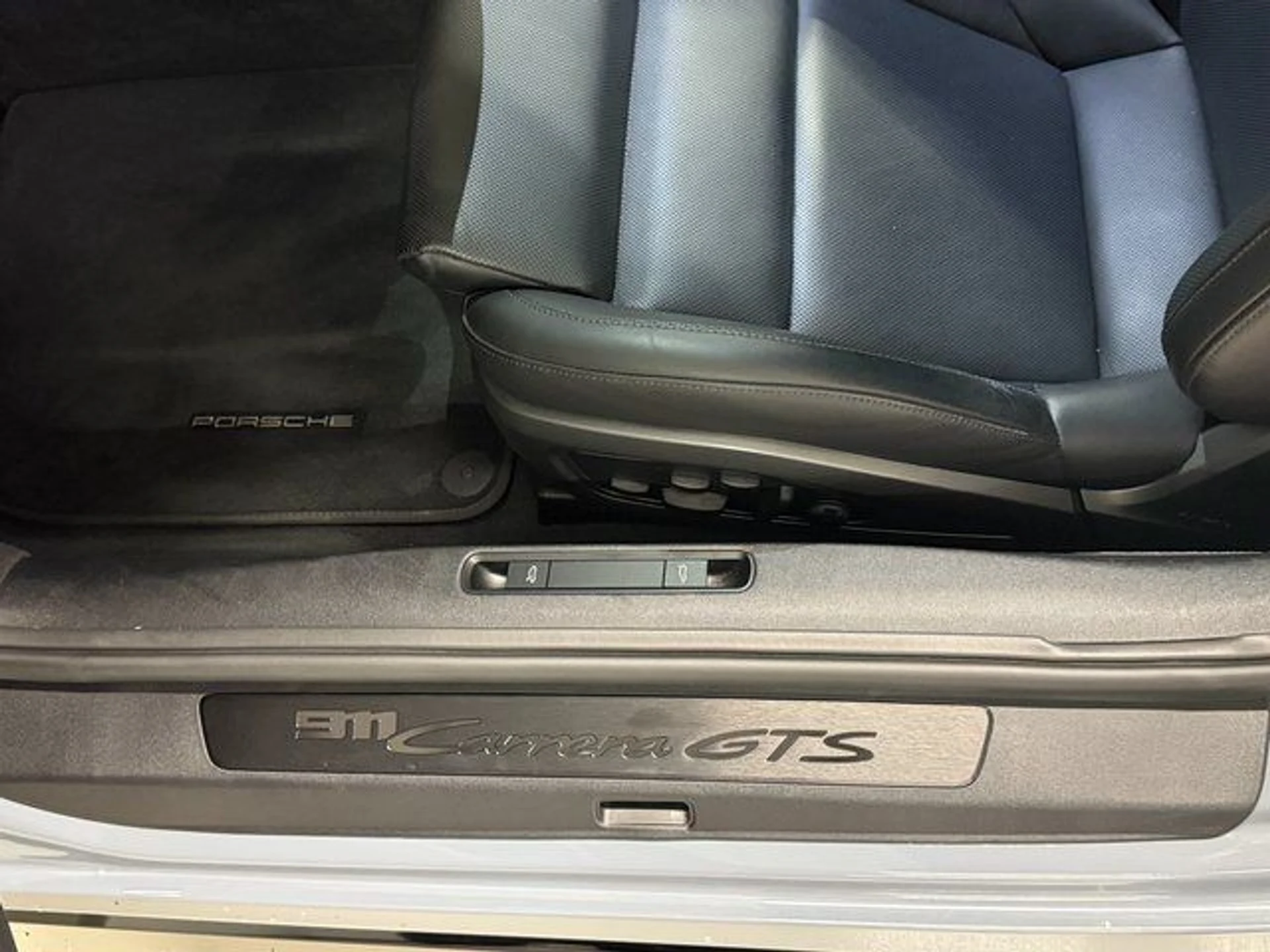 mph028_513513386_b2510094da3ca87f34c6f25b4f3dc54f_6ecb402c8f