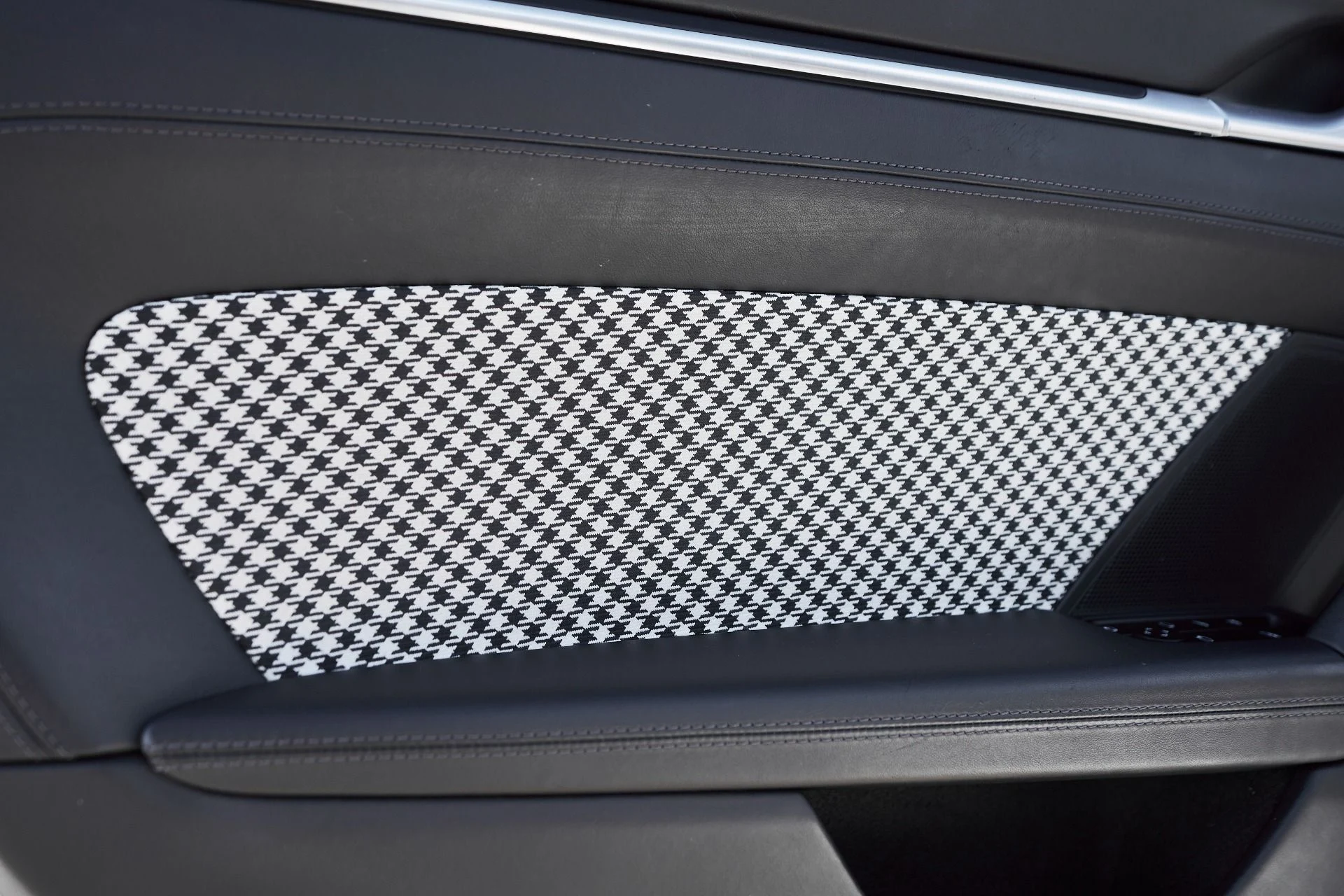 mph028_516924553_Used_2023_Porsche_911_Turbo_S_1763676488_ce12cb7d39