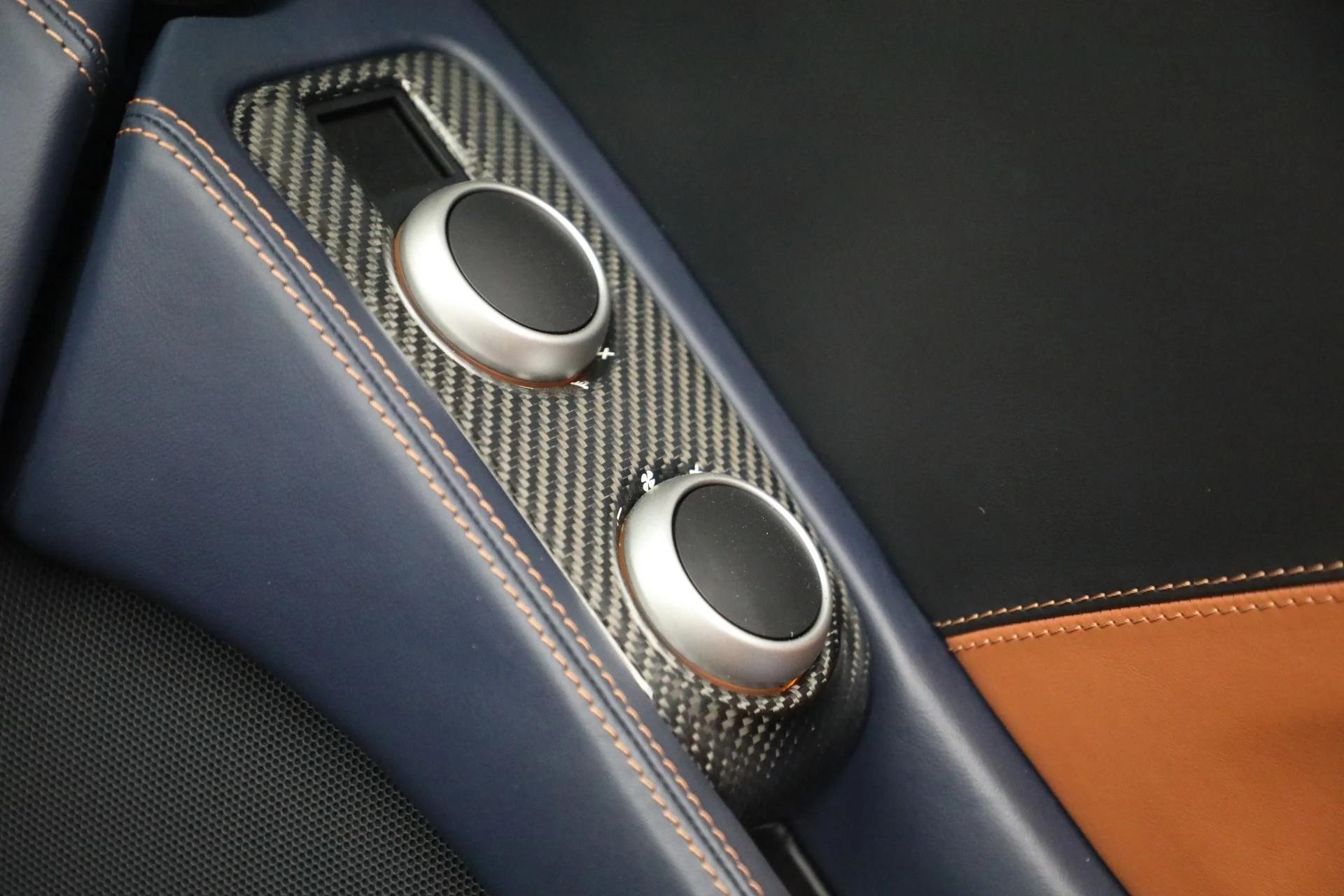 mph028_53369215_Used_2013_Mc_Laren_MP_4_12_C_Spider_8dbba5b9be