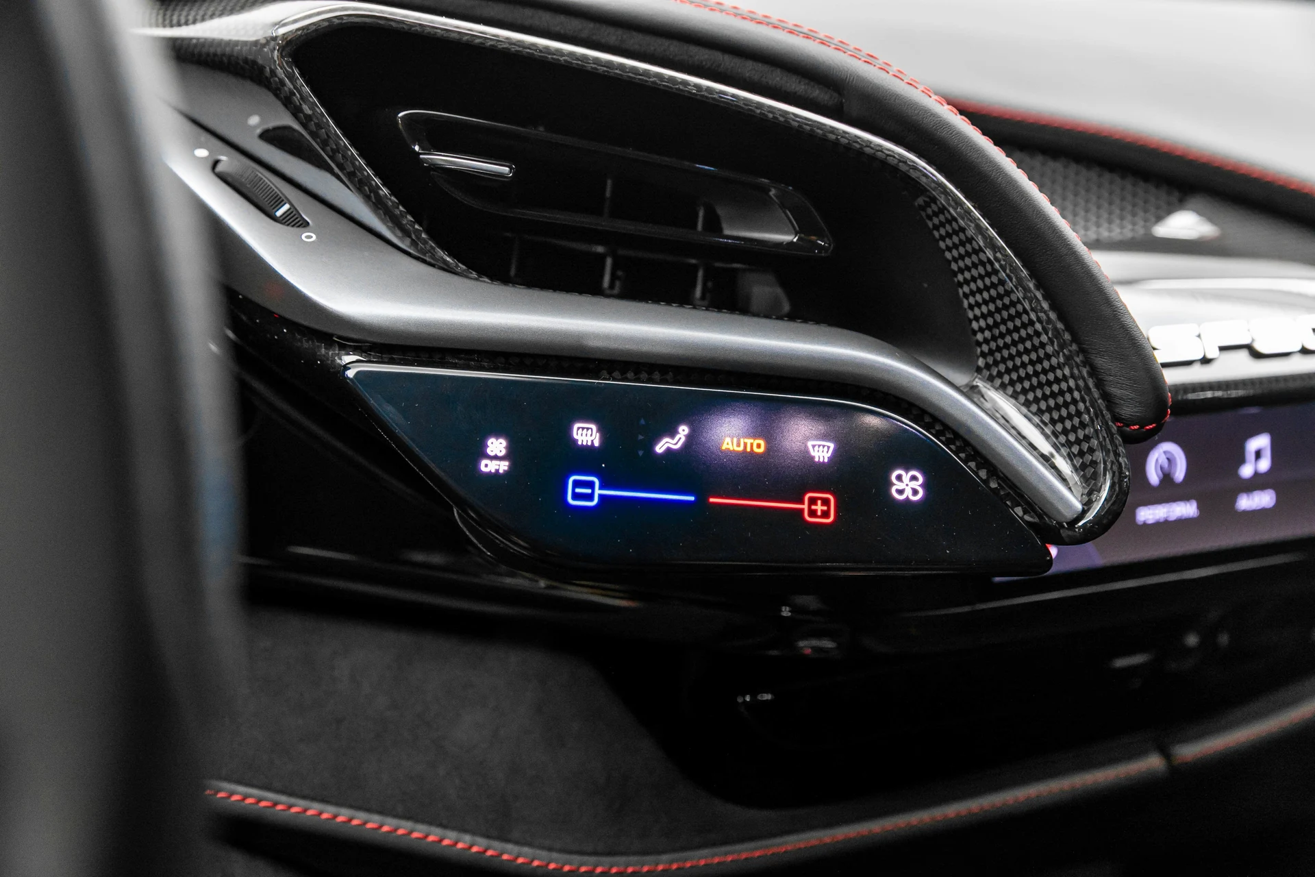 mph028_538032884_5d0ab8016990445aab802d6b5b123cb2_cfe1db89e9