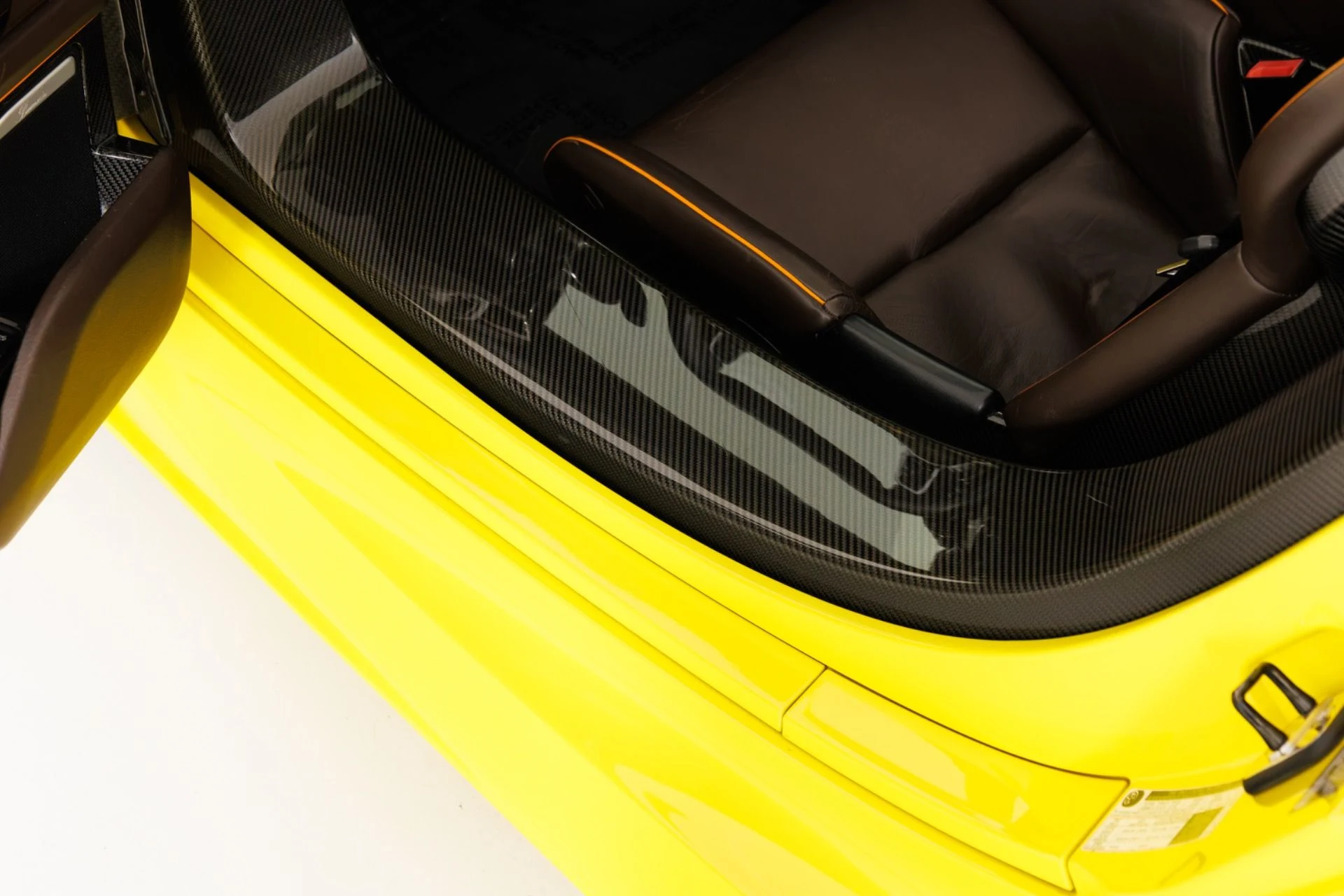 mph028_540498937_Used_2015_Porsche_918_Spyder_1789427627_c79cc7e5ba