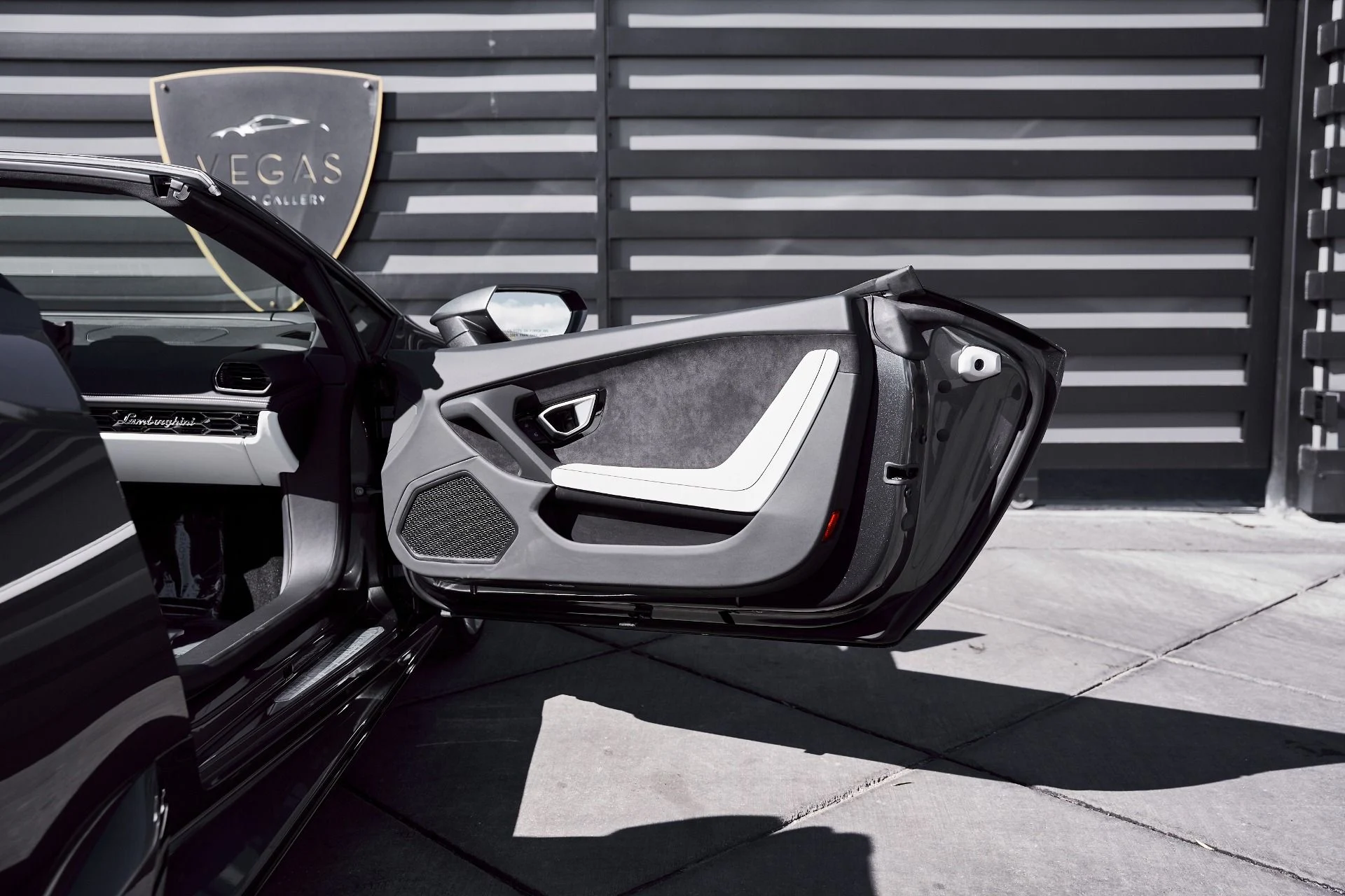 mph028_540867203_Used_2024_Lamborghini_Huracan_EVO_Base_1771466890_4a9e42e8e5