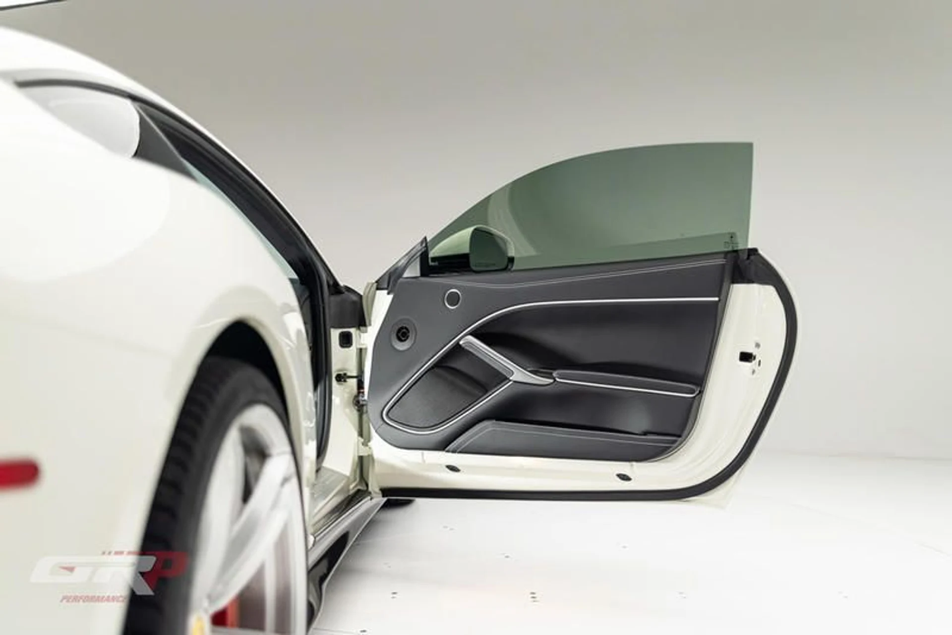 mph028_543897012_C9_DCDECA_0_F7_D_4_DF_0_A4_E6_17_F8_BFB_3_B656_5e2b9918e0