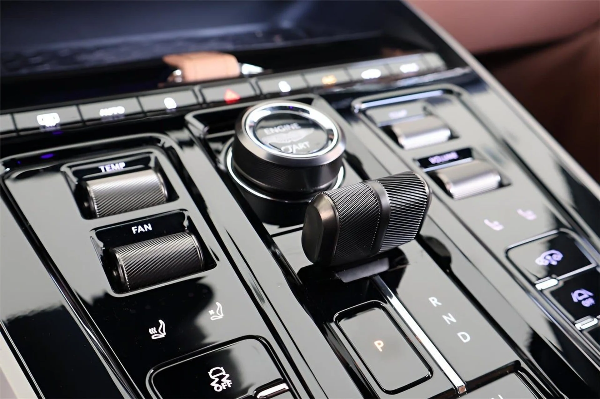 mph028_547224566_29_73bfff860d