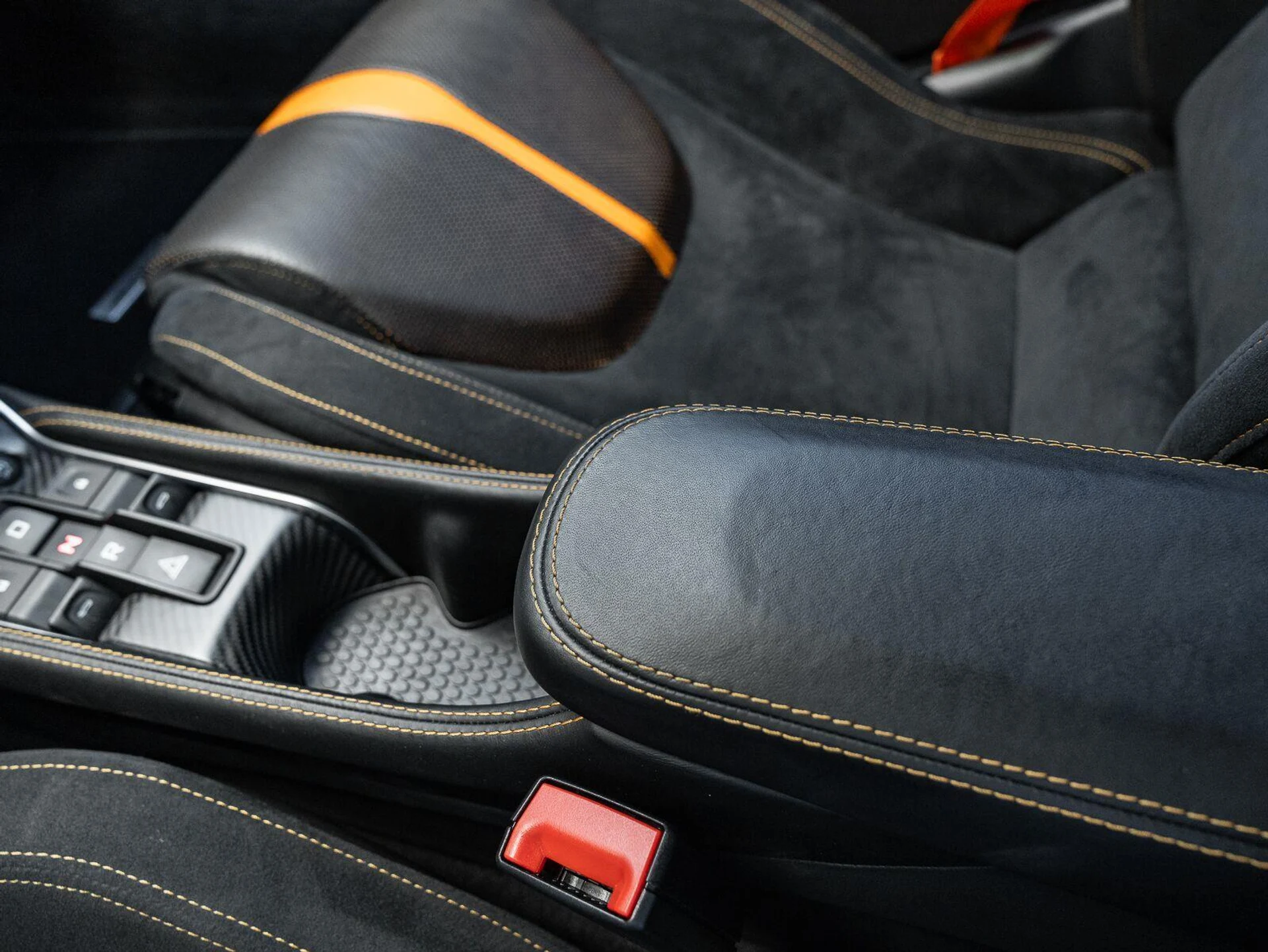 mph028_548221446_Used_2019_Mc_Laren_570_GT_Coupe_1785532149_7b2e4d7791