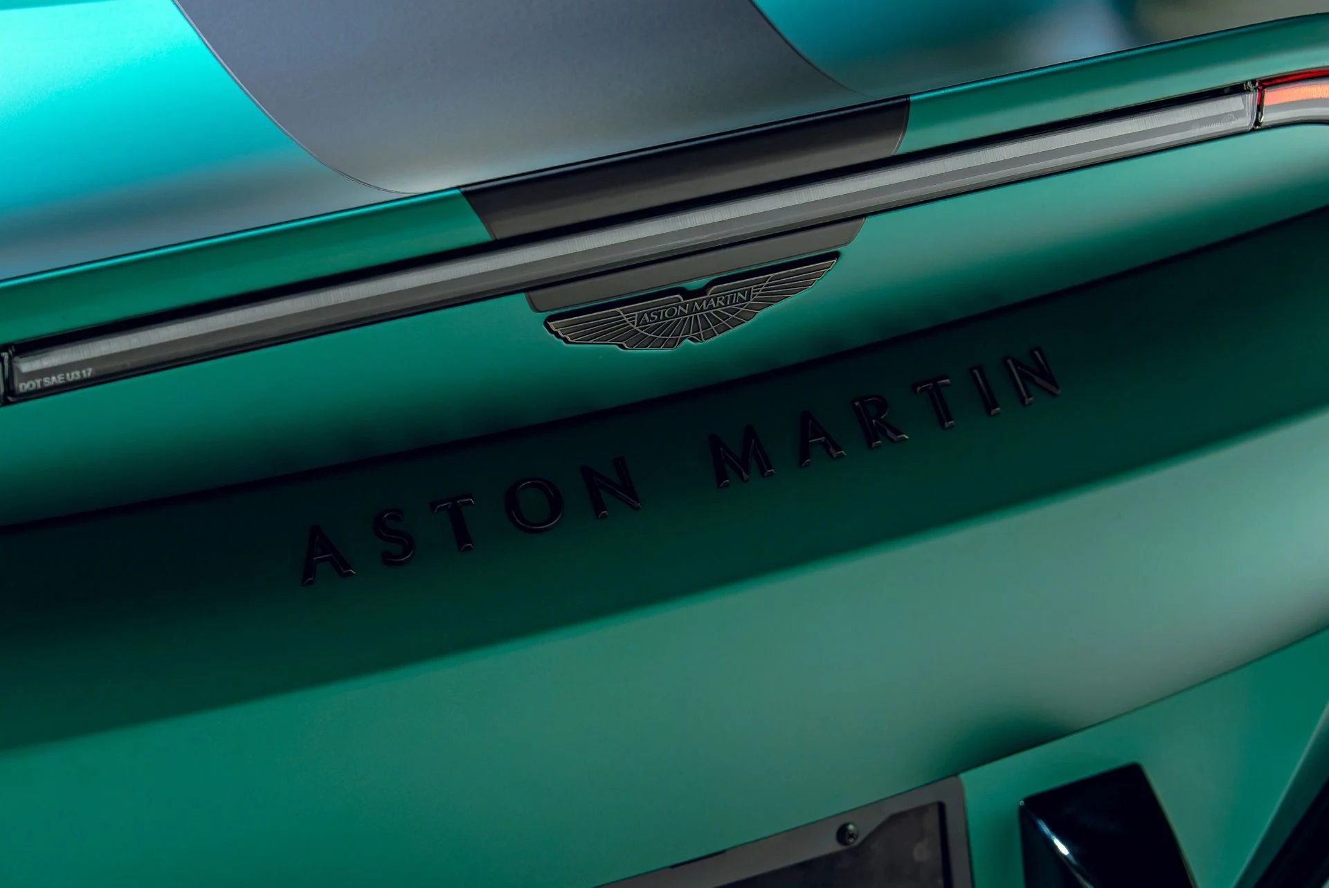 mph028_550168032_Used_2023_Aston_Martin_Vantage_F1_Edition_1783661184_23108ff365