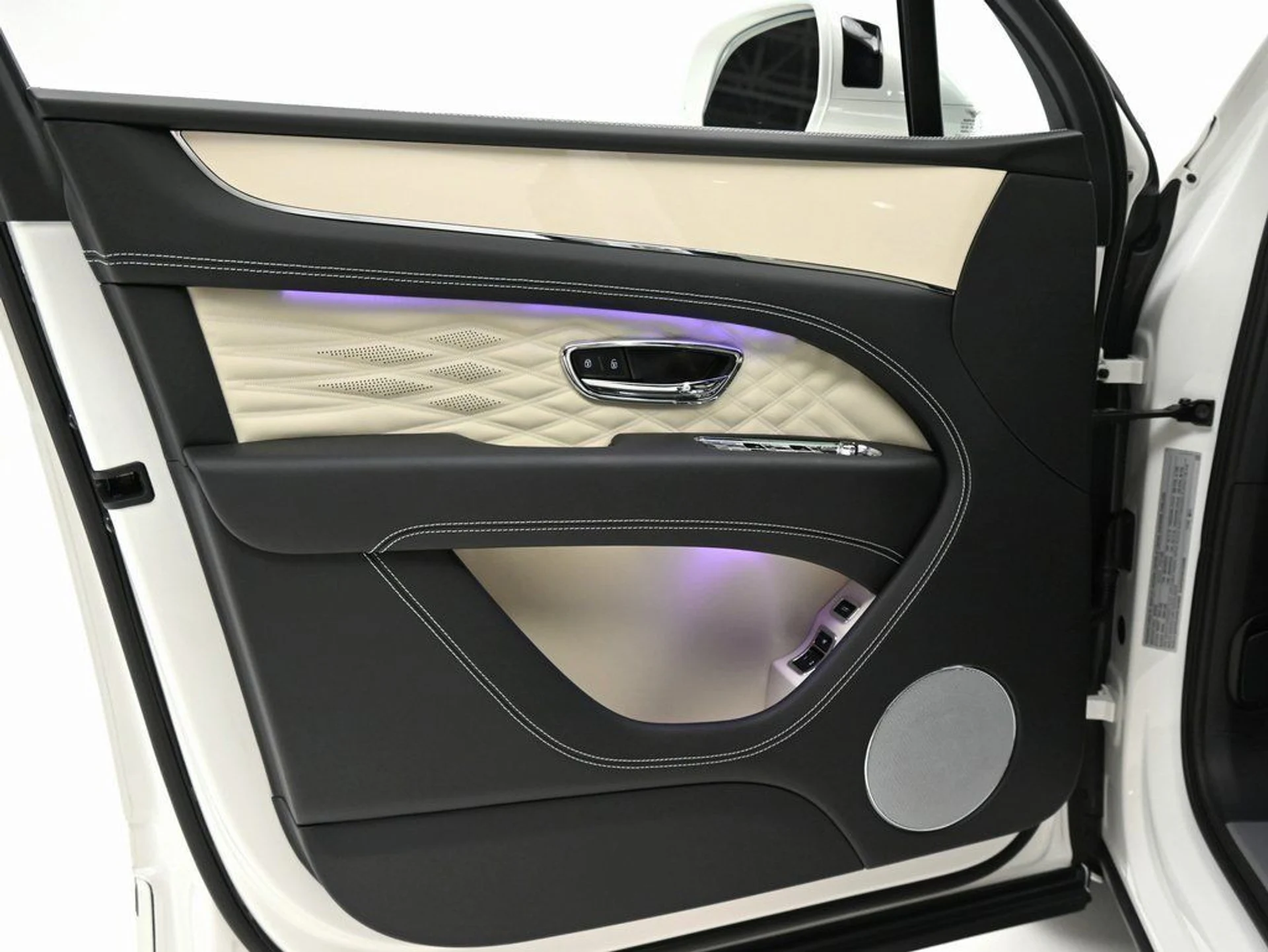 mph028_554359272_ee34342c9208907bbca84d0c17ee51ca_9339841dd0