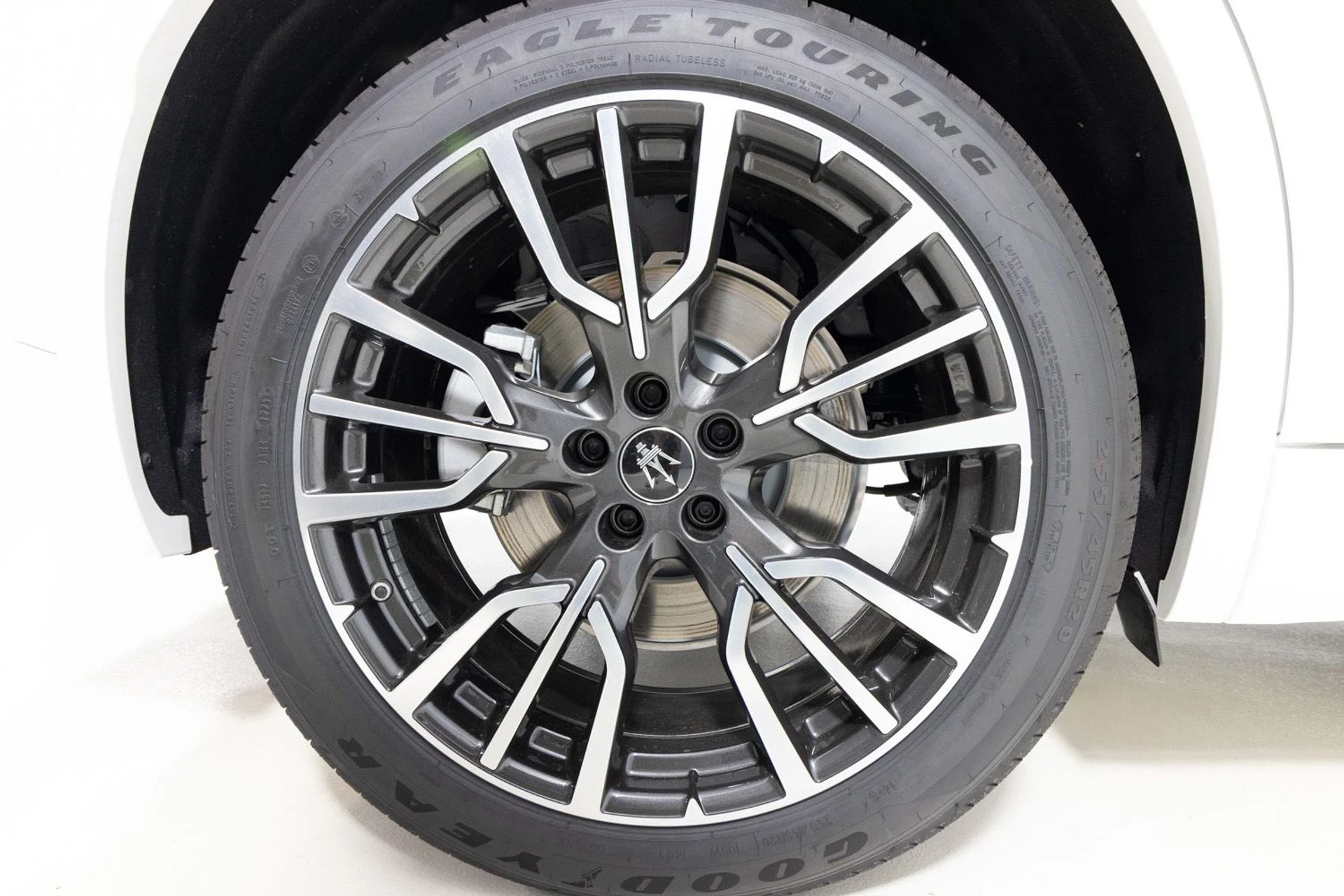 mph028_558360962_b12f5b7b387d400b8c025bc00a92b119_74132a5f33