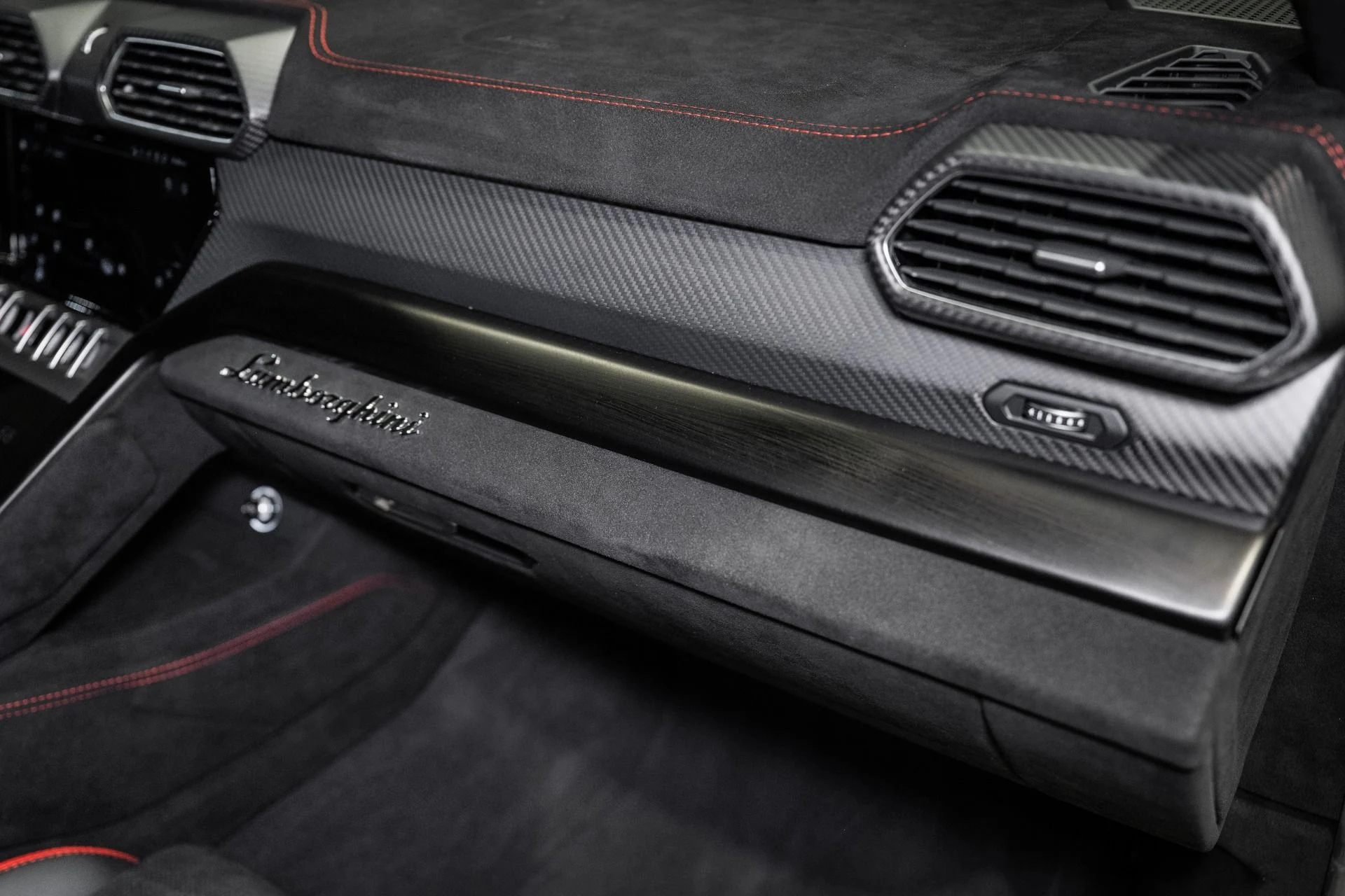 mph028_562207262_Used_2024_Lamborghini_Urus_Performante_1777998914_8e5f7a1869