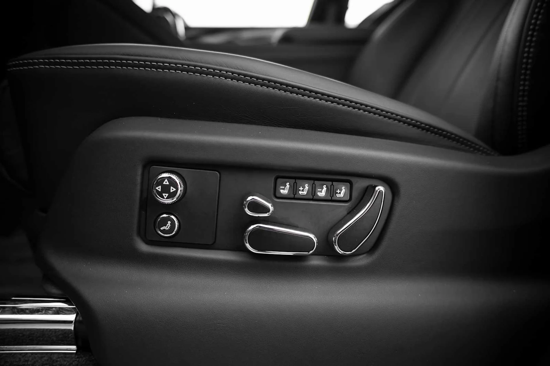 mph028_595839817_4f70f4c5517bd3514087689270ac4509x_1a5f3a8d22