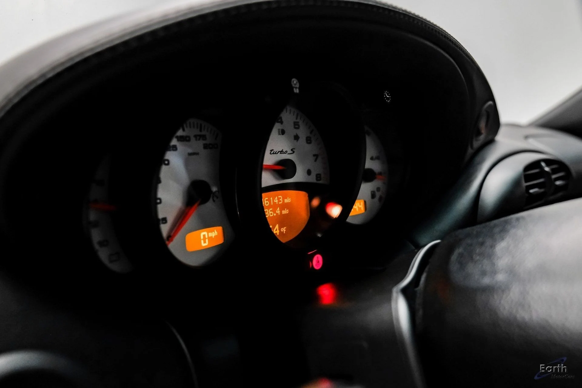 mph028_596015327_7eda13fcfffccaa1b1ef44d4d2235418x_1eba3b4f80