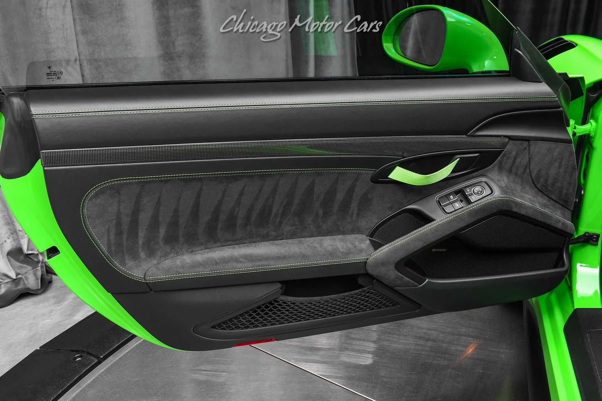 mph028_597961043_13240_p29_l_600cda70a9