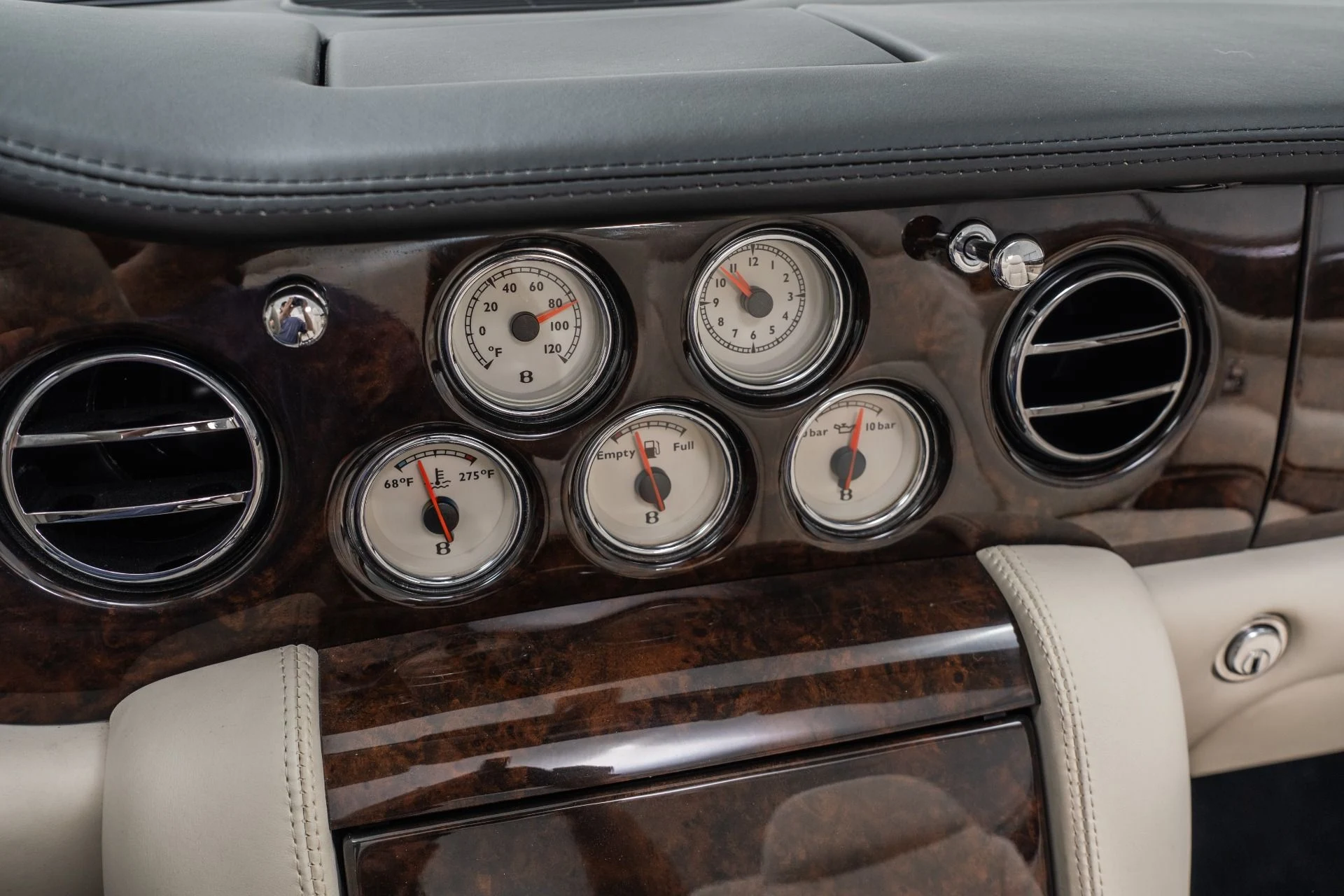 mph028_59836270_Used_2009_Bentley_Azure_1776719869_3b6cfcb7f1