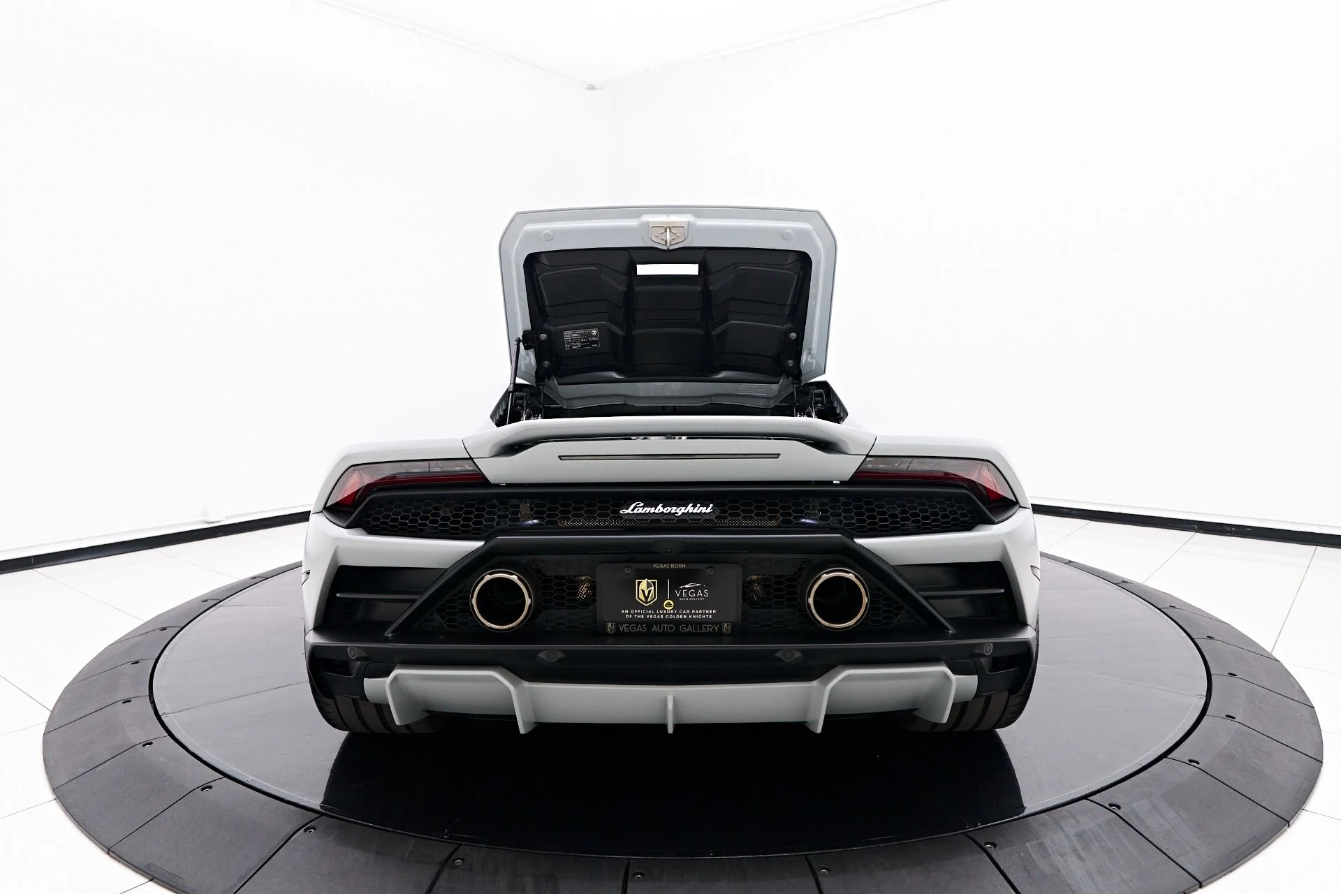 mph028_601033041_Used_2021_Lamborghini_Huracan_EVO_Base_1754524536_8040bfba2c