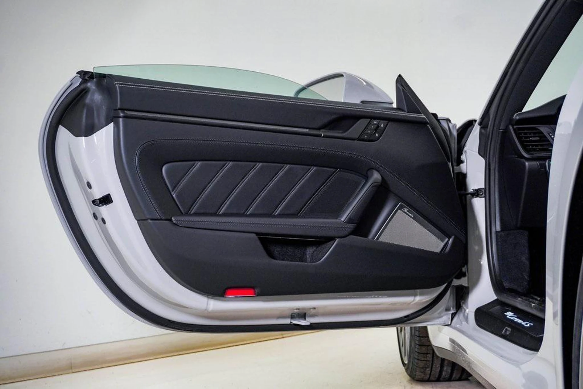 mph028_605511796_C_Xxfhgg_U_Dz_G_Av9tl_B_Kuyi_QZQ_u_U_8c076fb7f8