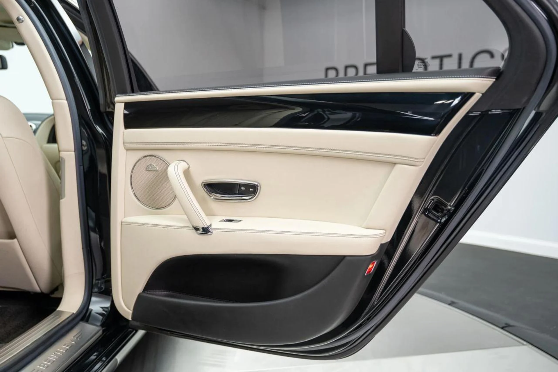 mph028_609541584_adb318b1e70fe0f980ac90bc3e68134f_ee3c83ab21