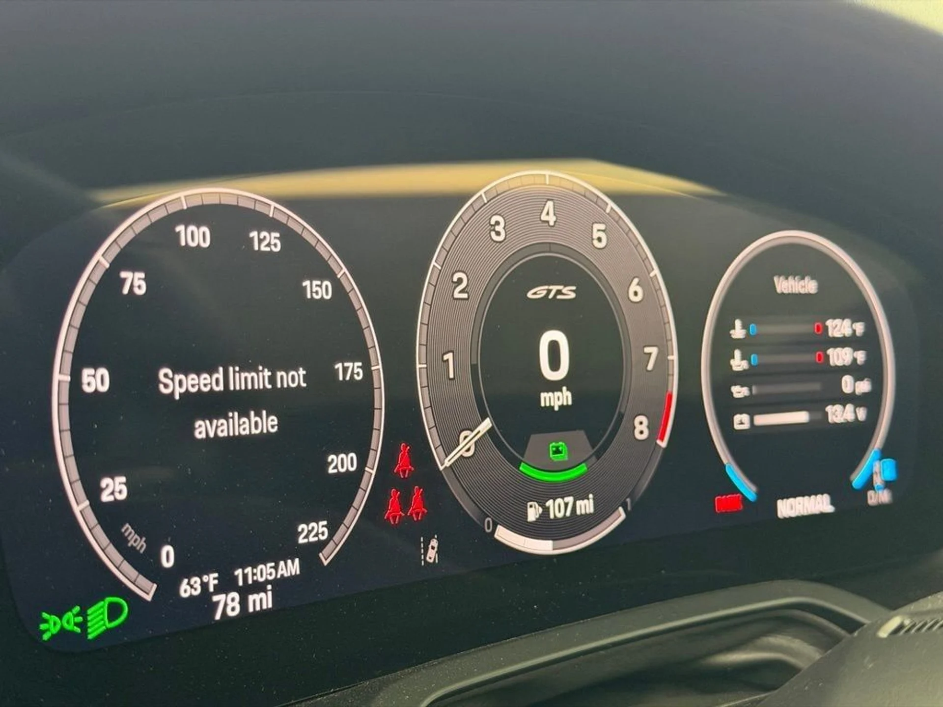 mph028_613561184_8834ce2957b61b172be02fedf3944d50x_0a6189a180