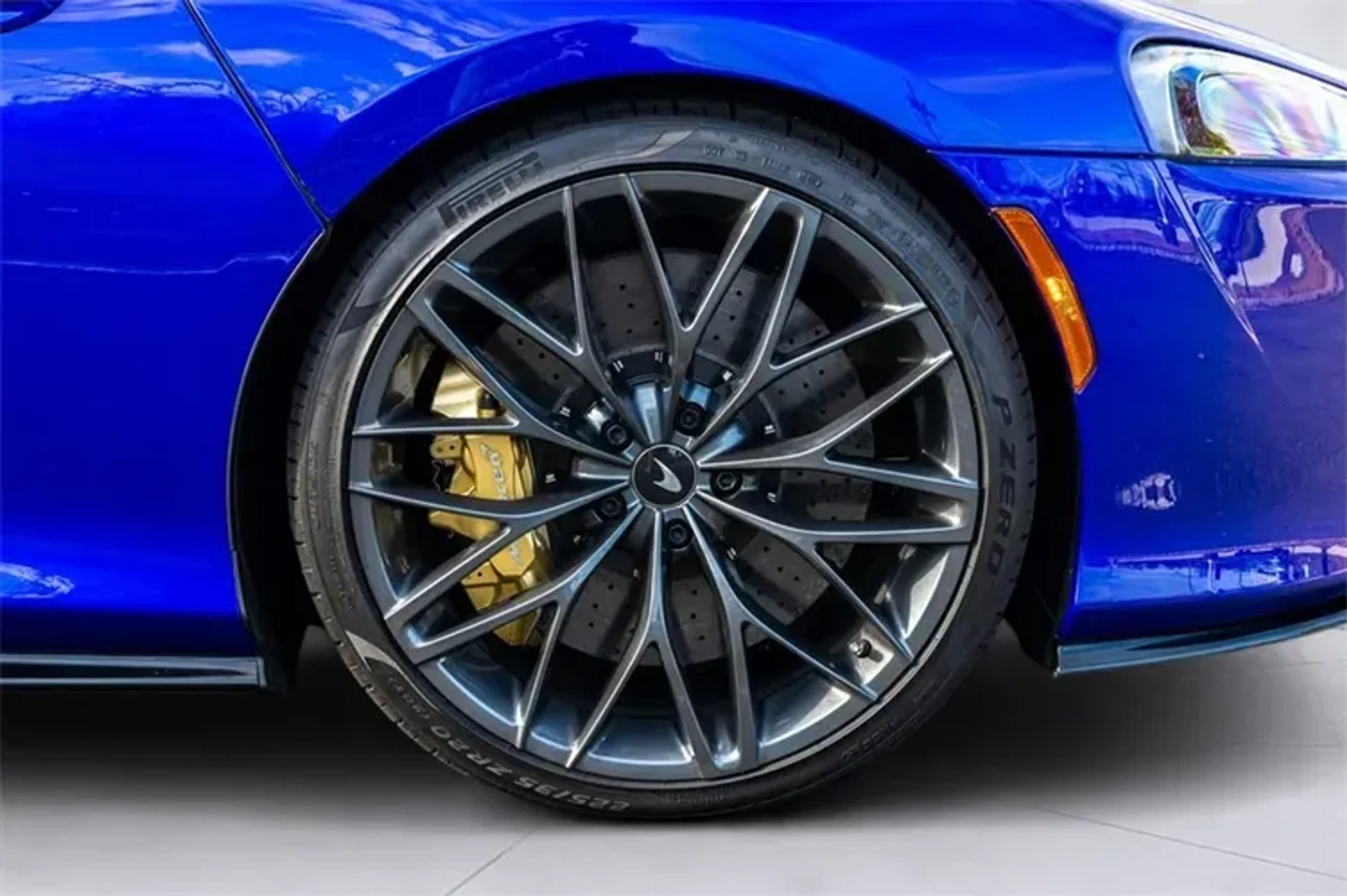 mph028_616632684_A_Ex_H7y_AU_Kqi_YX_59v_med_02378402d8