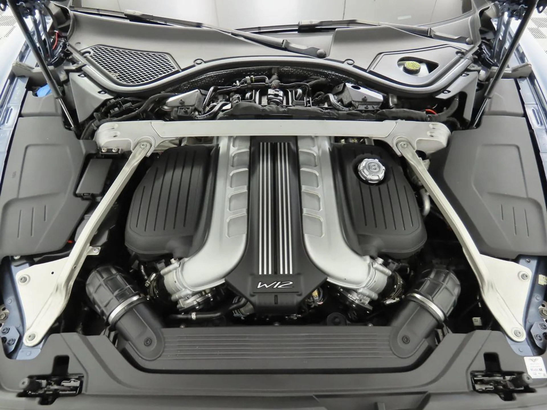 mph028_621459050_used_2020_bentley_flying_spur_w12sedan_8119_22964614_29_1024_a236070ab2