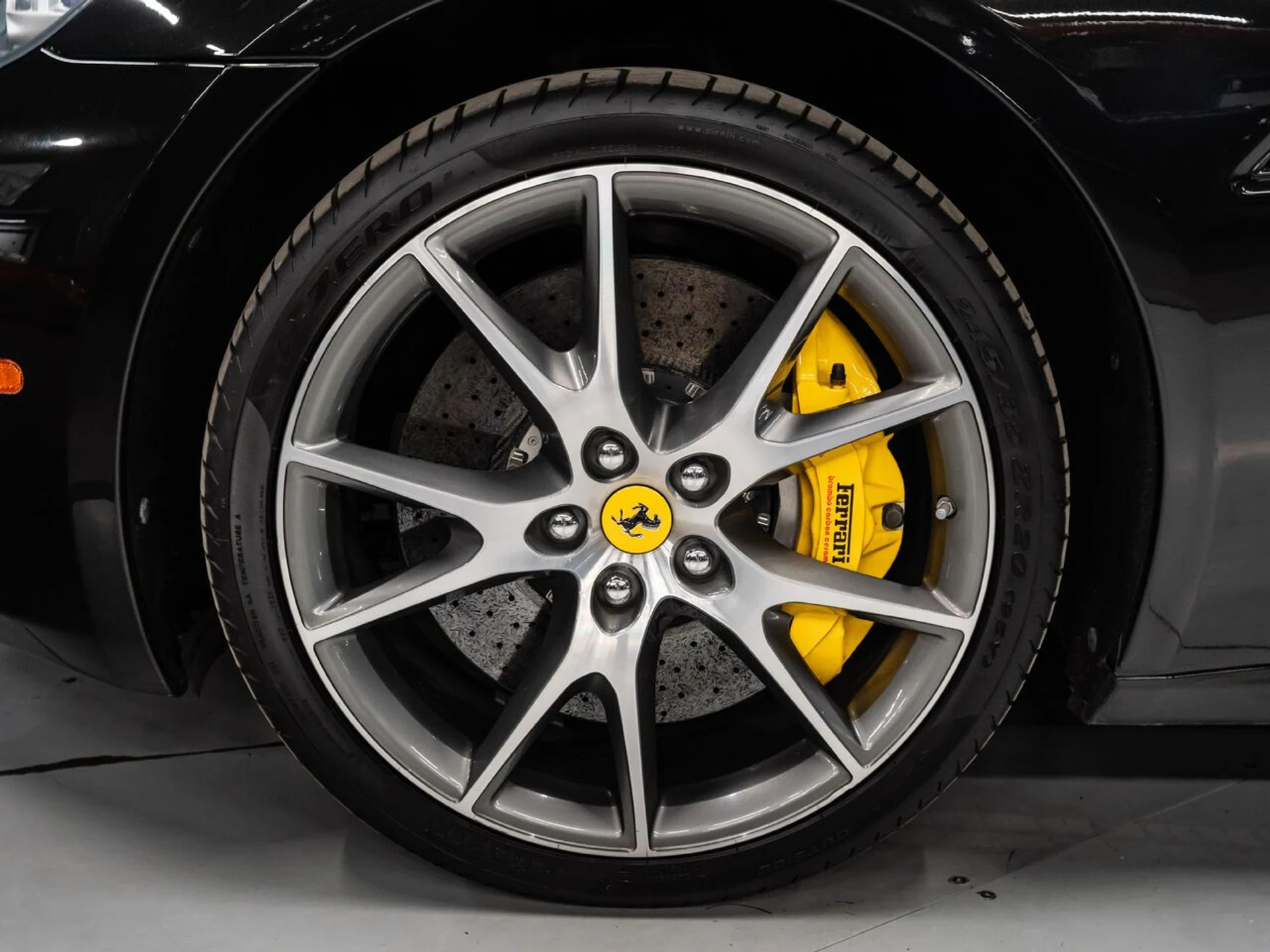 mph028_623944915_ferrari_california_2011_c835c747ee