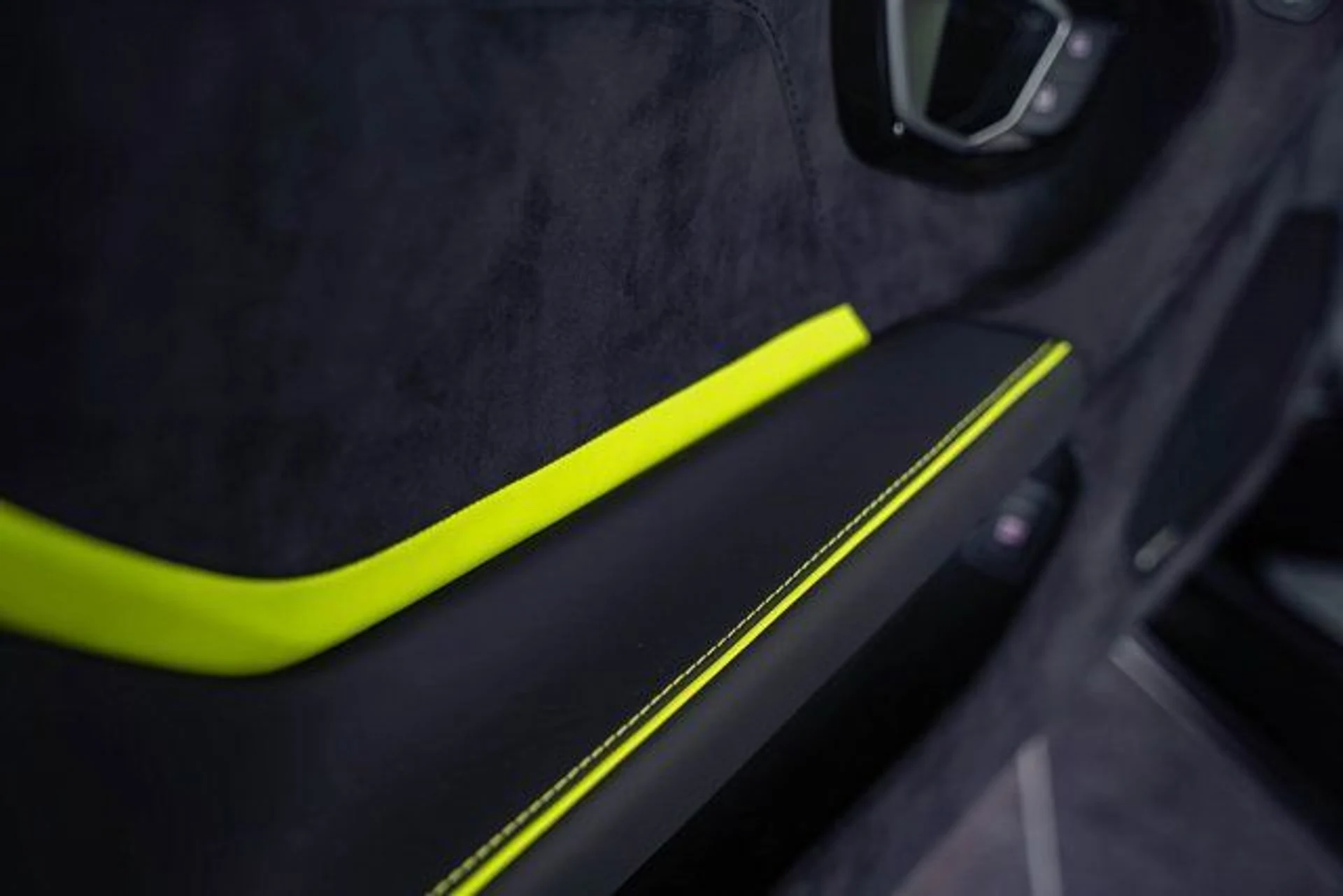 mph028_640898296_31aa14bd5b33f7737b55d4adb4774aae_e11d73bc79