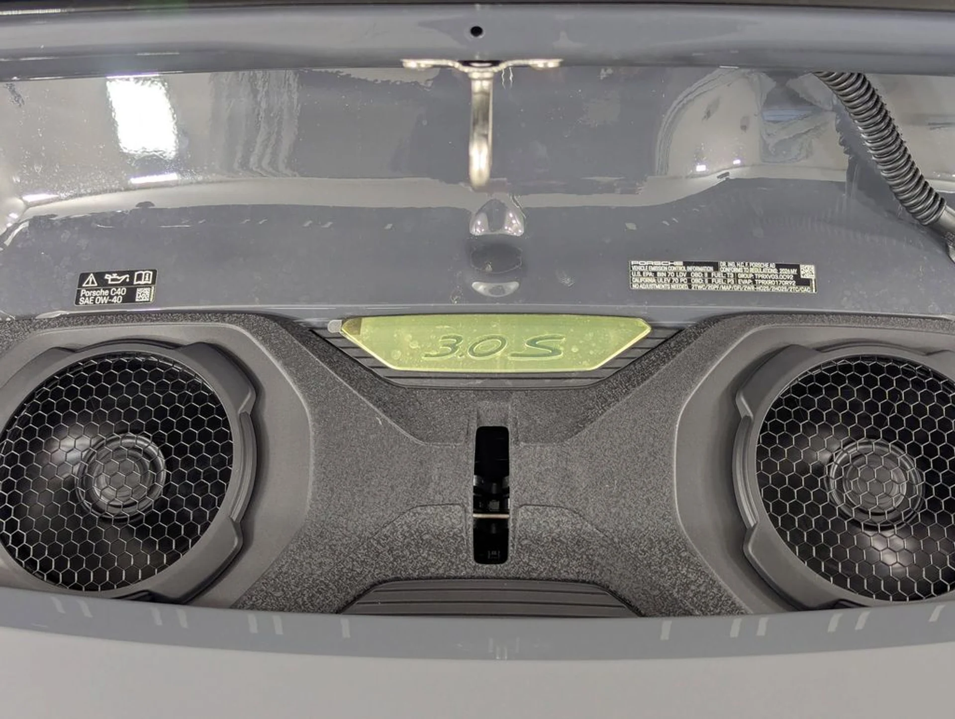 mph028_644122678_5fbe228a06a5d226fb9412d630412d75x_0093b454db