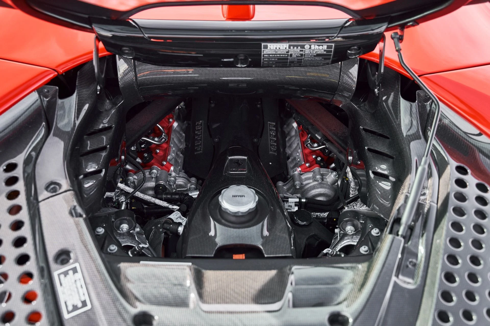 mph028_650034243_Used_2022_Ferrari_SF_90_Spider_Base_1770767919_25d7f6757f