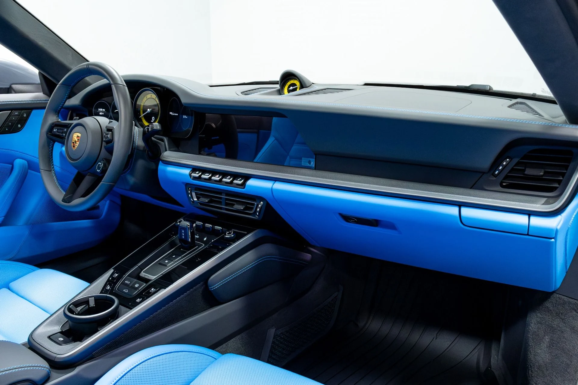 mph028_652252562_Used_2024_Porsche_911_1774039779_f3ba1ba43a