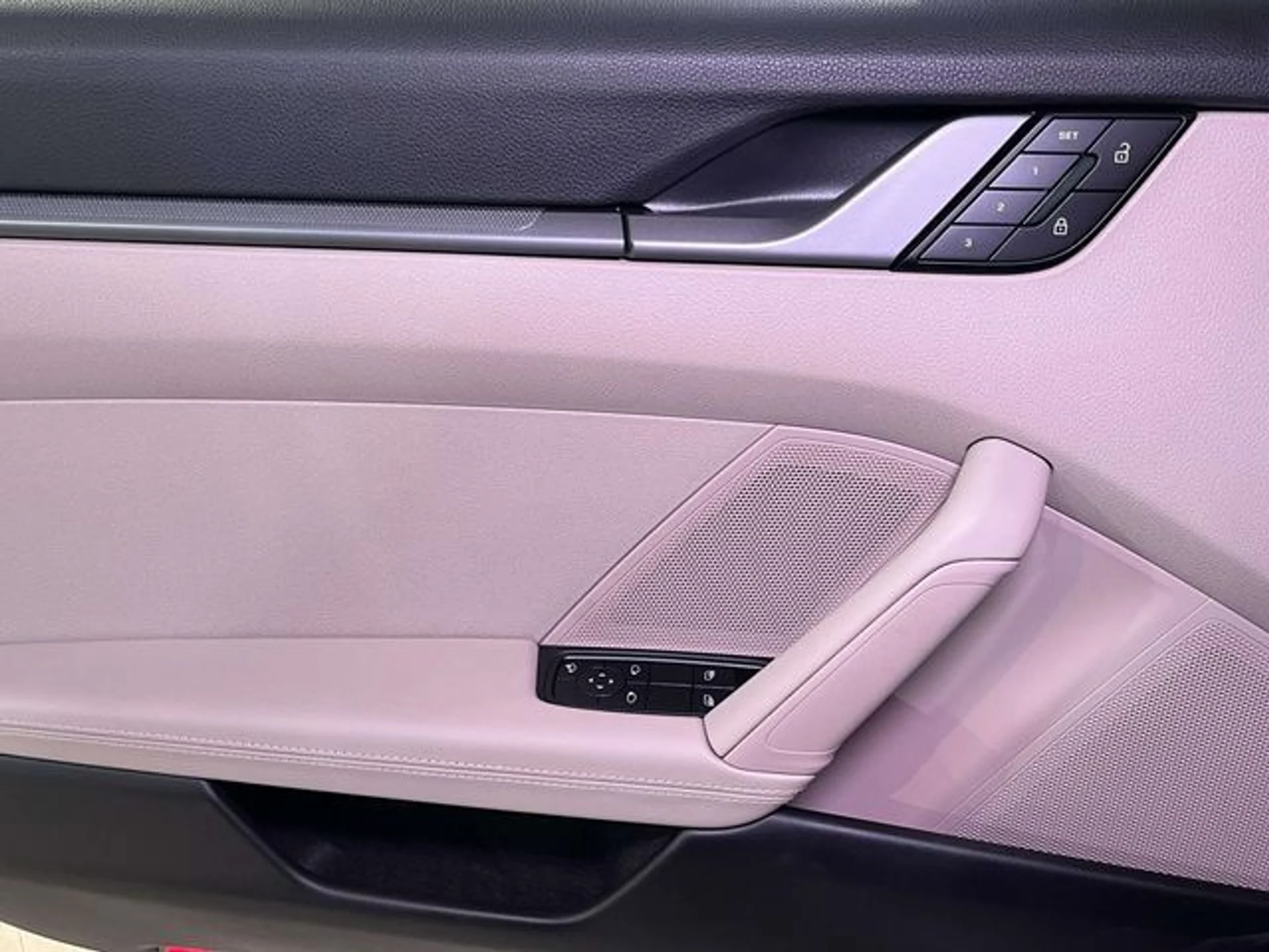 mph028_65622965_5671ed28fc9b10b7584ab080f3d399b1x_4022ffb6b7