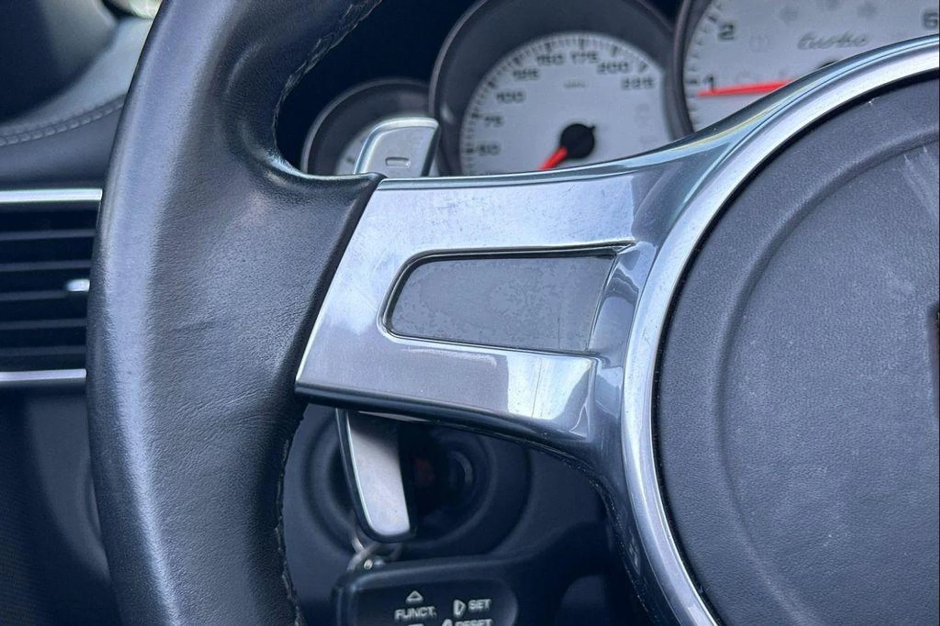 mph028_660085243_mvn_PU_3_Gt_K4_Lyb2jt_D_Cahqgq_Lle_U_dadca587ac