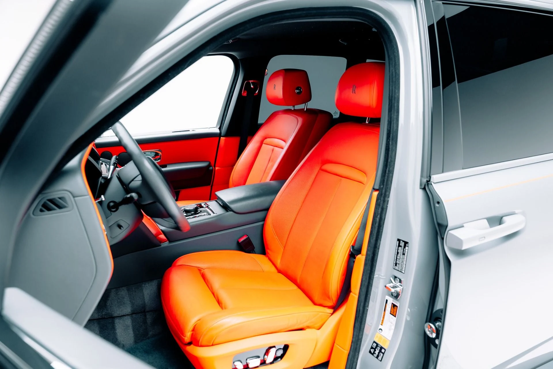 mph028_684957706_Used_2020_Rolls_Royce_Cullinan_1764611746_29e051d60f