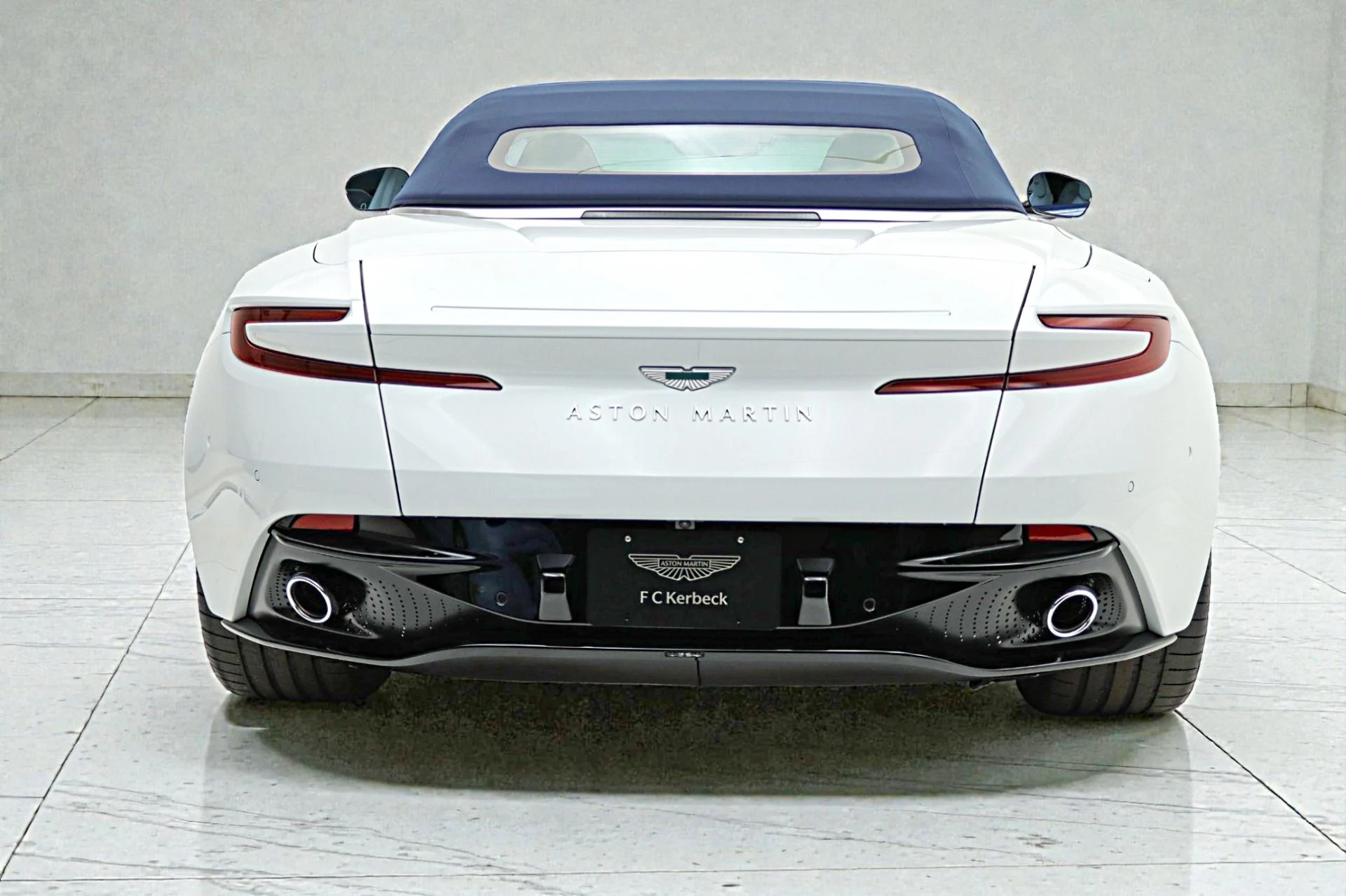 mph028_693352055_Used_2026_Aston_Martin_DB_12_Volante_1d2e56c442